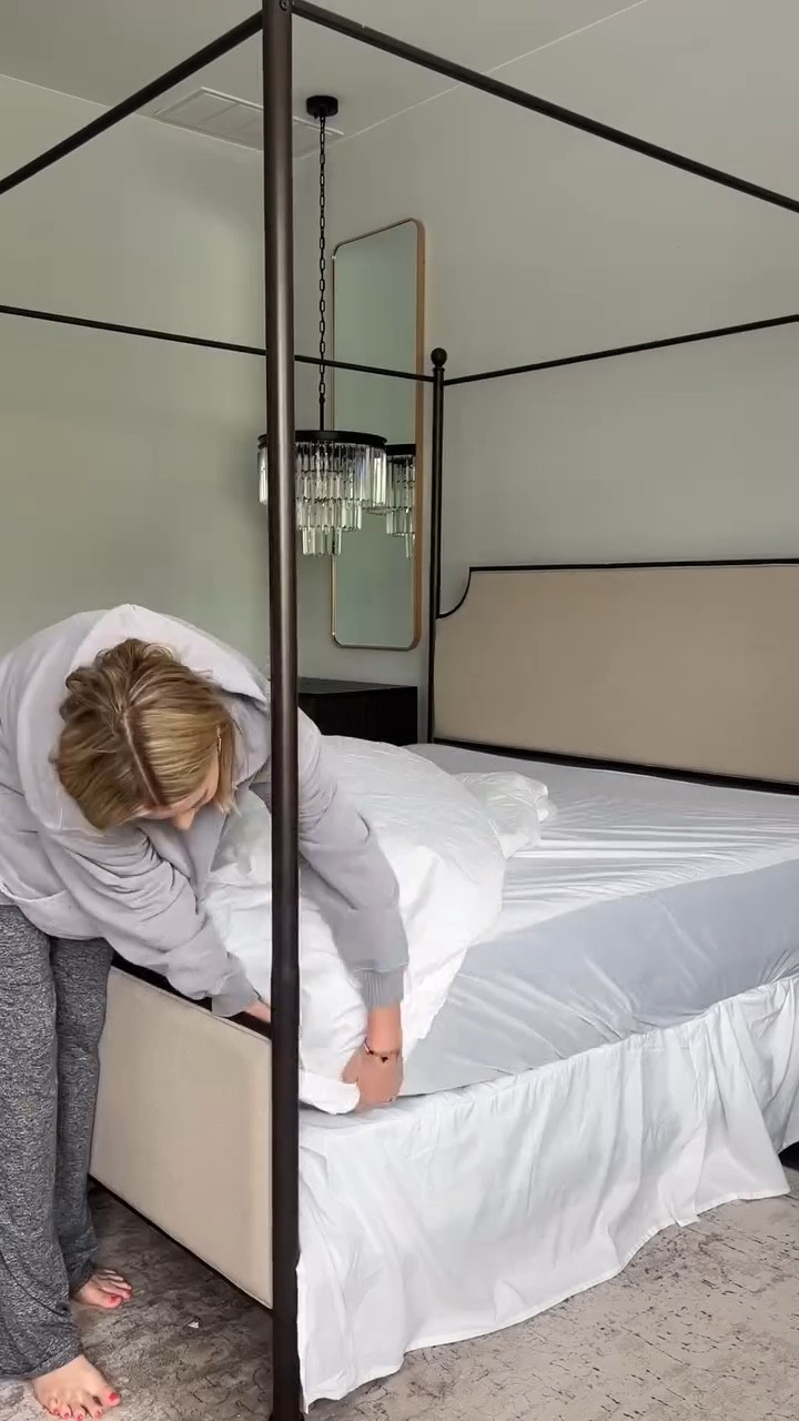 C ! You guys can use code LEE15 for 15% OFF! Treat yourself to some new summer bedding. Trust ME, it’s SOOOOO good! I feel like I’m sleeping on the highest quality sheets ever. Makes my homebody heart VERY happy! #bollandbranch #mybollandbranch #partner #homedecor #ltkhome

#LTKHome #LTKVideo #LTKStyleTip