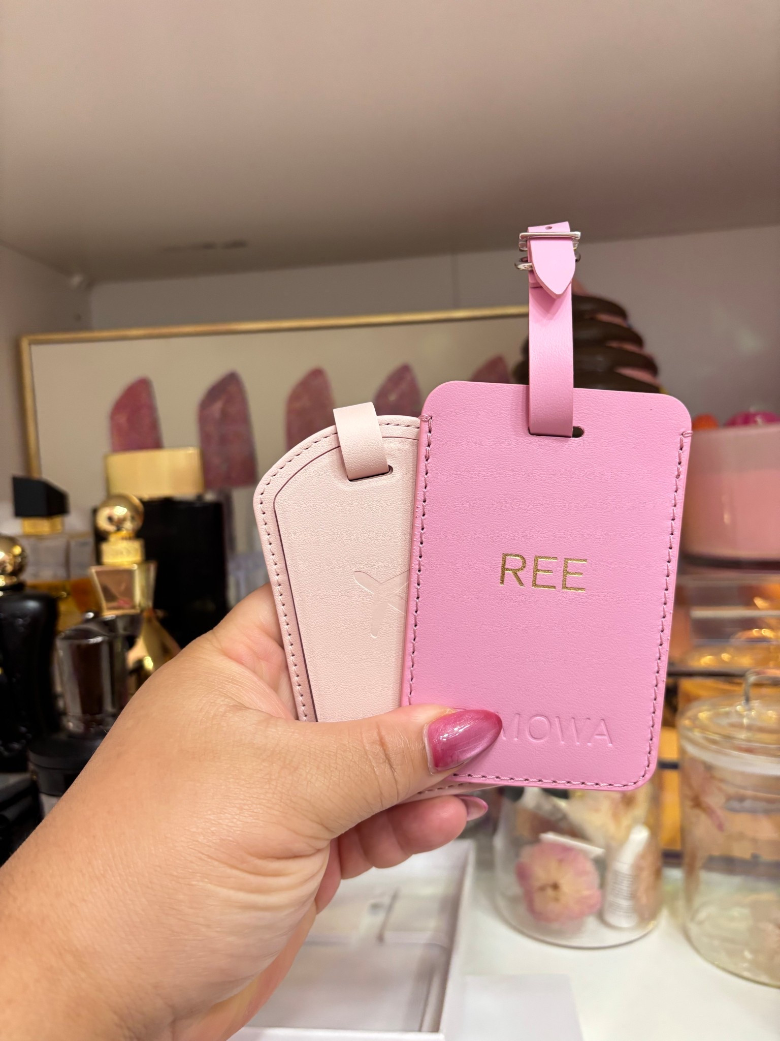 Luggage tag with built in anti loss tracker! Pairs with Apple IPhone. 