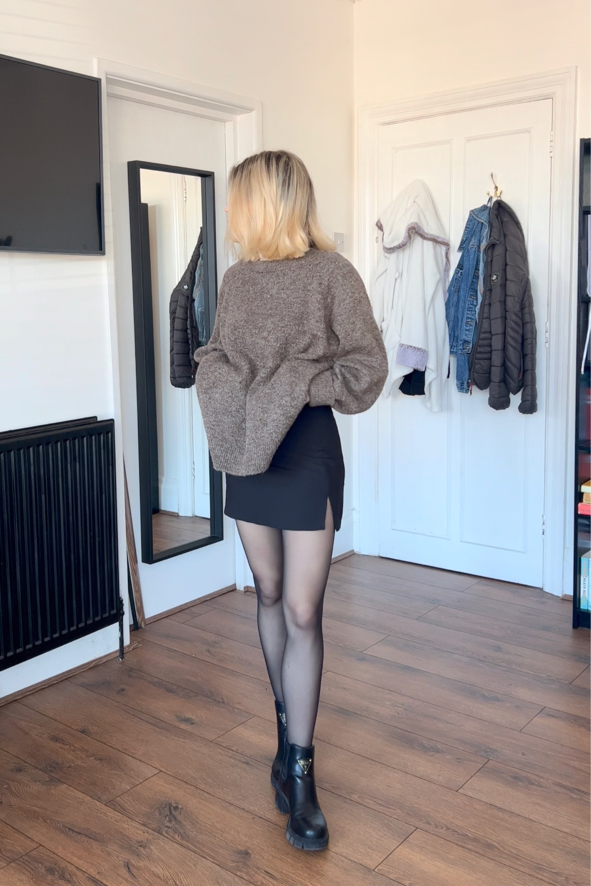 Guess ankle boot ootd (prada dupe) 

#LTKSeasonal #LTKshoecrush #LTKunder50