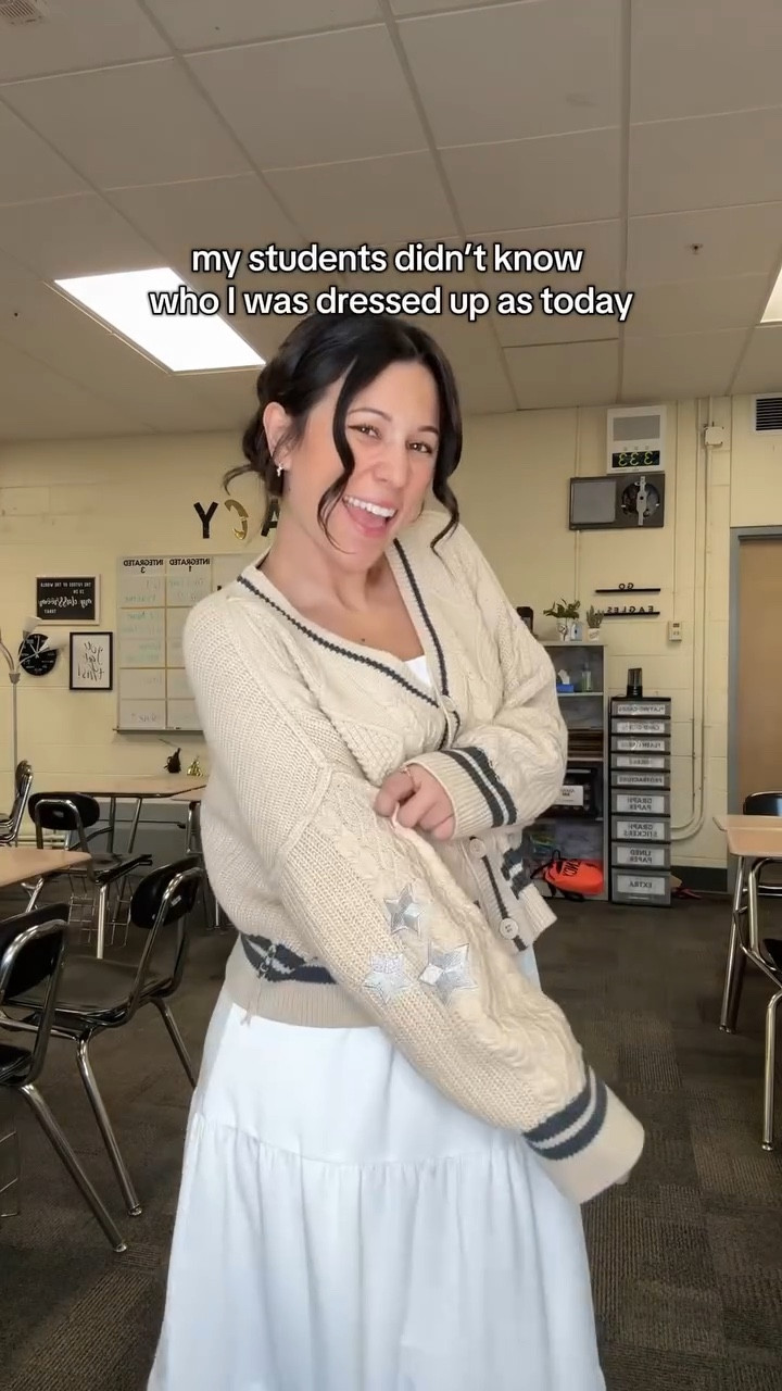 I mean they’re “only seventeen” and they “don’t know anything” 😂 #folklore #betty #taylorswift #spiritweek #dressup