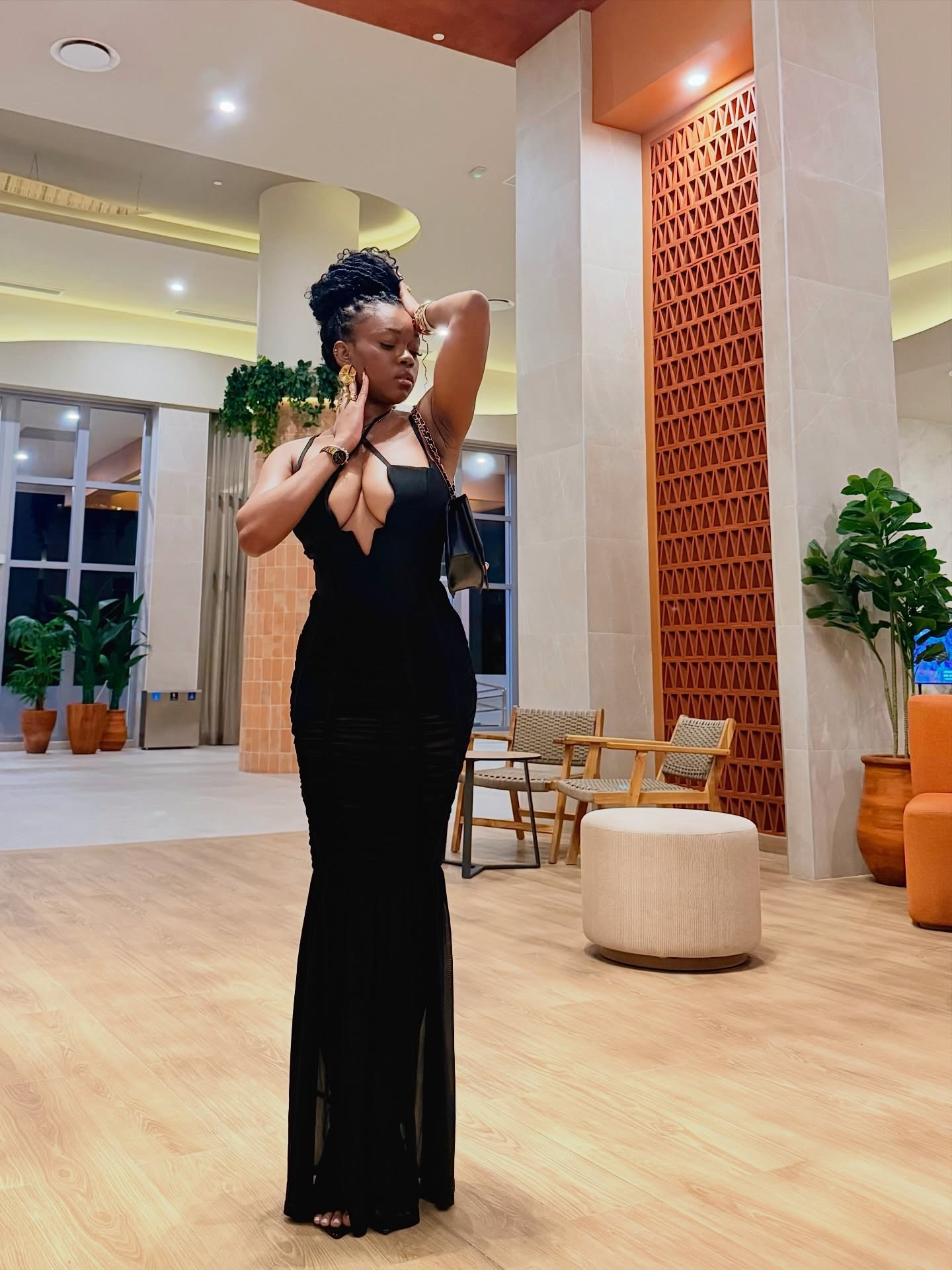 My dinner outfit on vacation in Cabo, Mexico. 

The exact dress is Shake U Off Bandage Maxi Dress. Similar links are added
•
•
#torontocontentcreator #ugccreatorneeded #exploretoronto #vacationoutfitideas #whattowearonvacation

#LTKootd #LTKdayinmylife #LTKgrwm