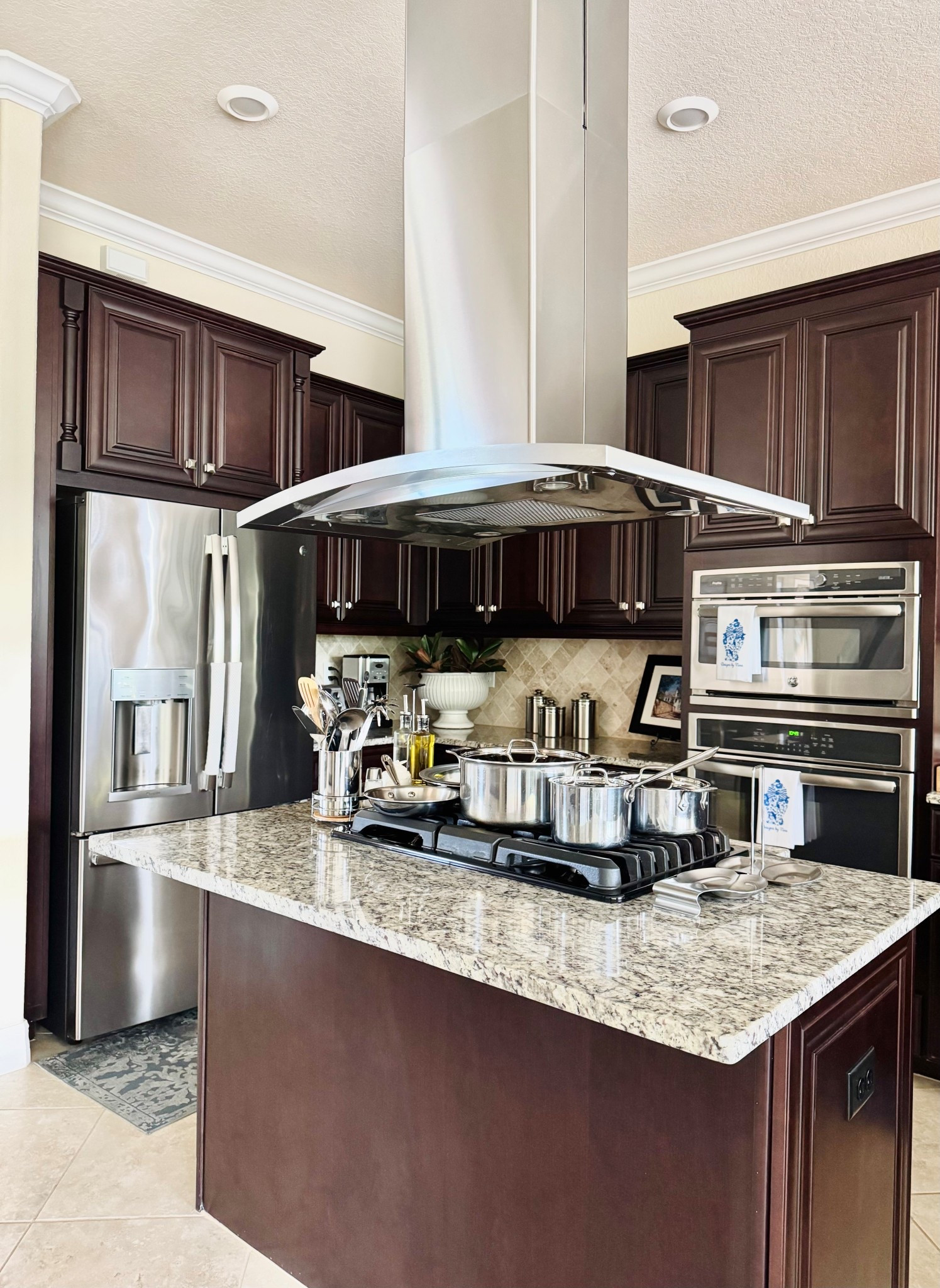 🤎Our timeless & functional kitchen essentials! 

Kitchen Design | Stainless Steel Kitchen Appliances | Kitchen Gadgets | Kitchen Organization | Kitchen Decor | Home Decor | Stainless Steel Cookware 

#LTKFamily #LTKStyleTip #LTKHome