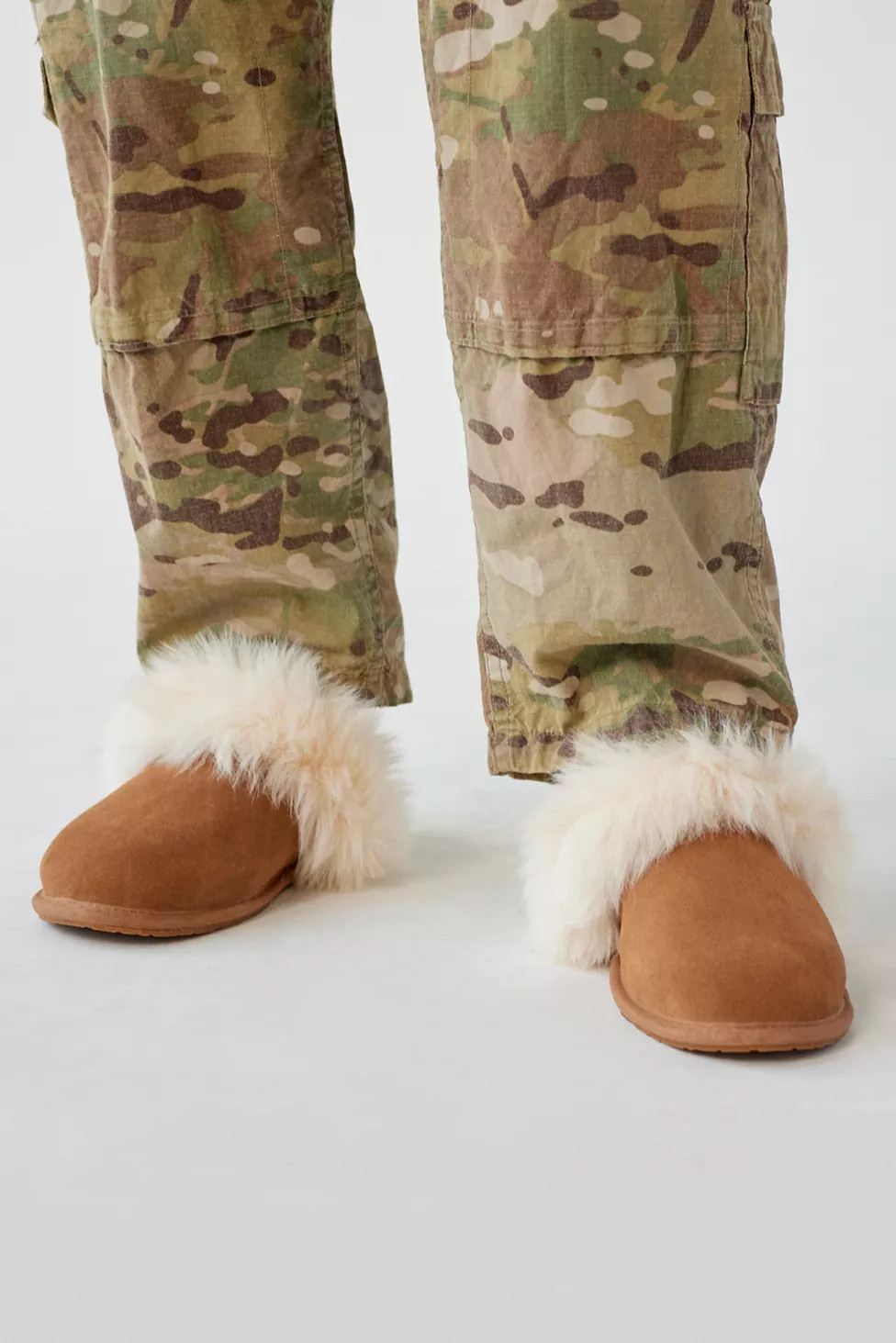 UGG Scuff Sis Sheepskin Slipper | Urban Outfitters (US and RoW)