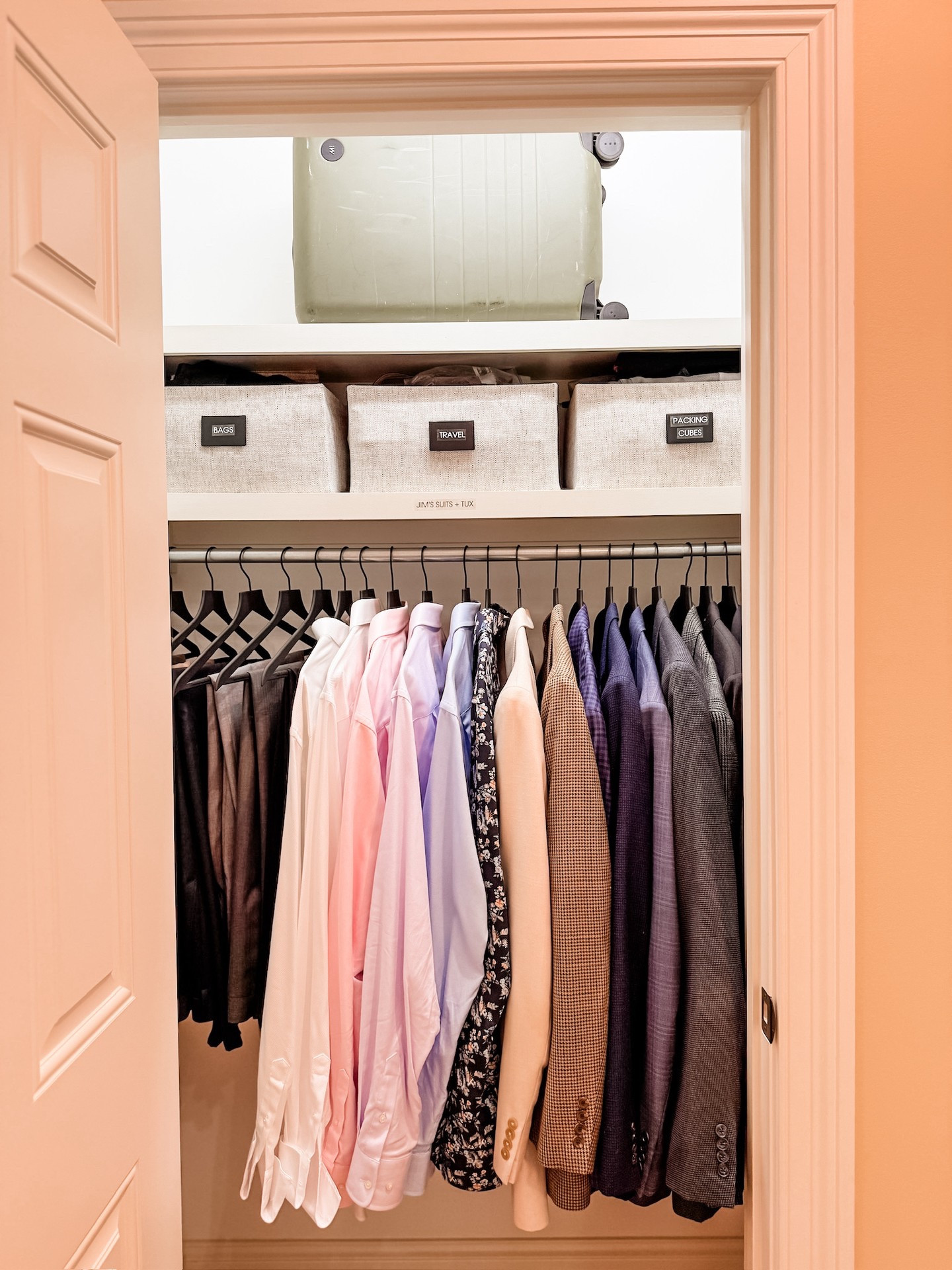 What's better than a perfectly organized closet?

This one is easy on the eyes and visually leaves you never second guessing where that favorite top of yours is!