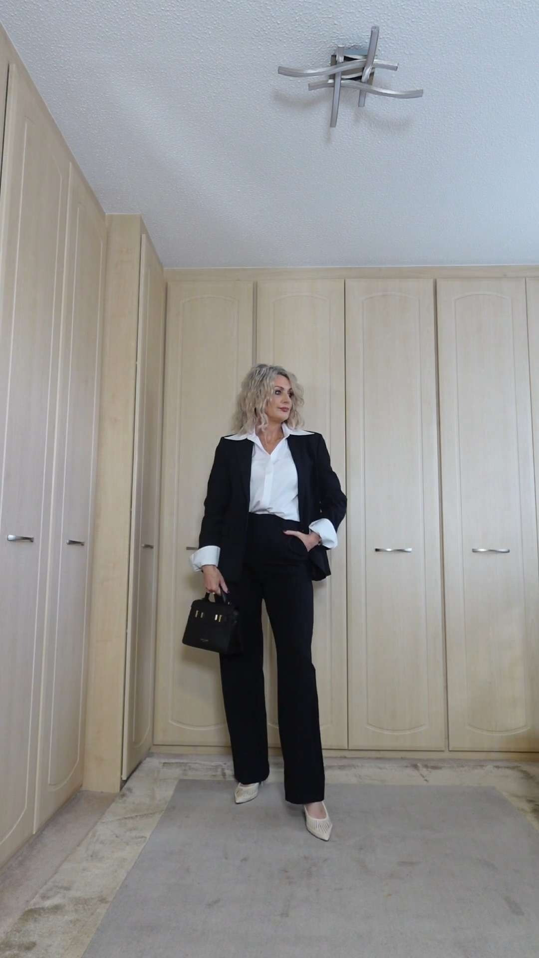 One Navy suit, 4 looks. It’s one of those pieces you can wear a hundred different ways — together as a full look, or split into endless outfits. 

 

#LTKgrwm #LTKOver40 #LTKWorkwear