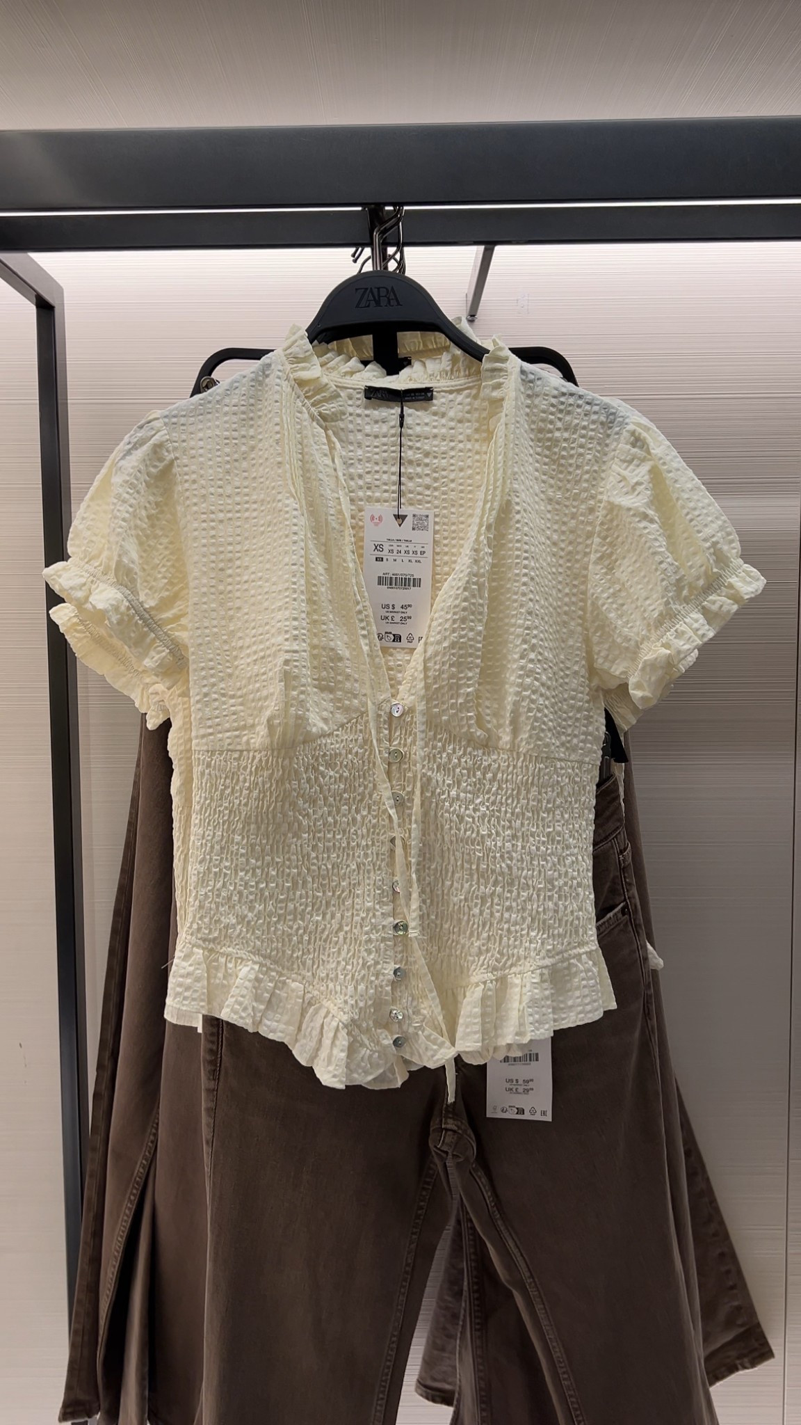 Cute spring top from zara under $50🤍

#LTKWorkwear #LTKSaleAlert #LTKootd