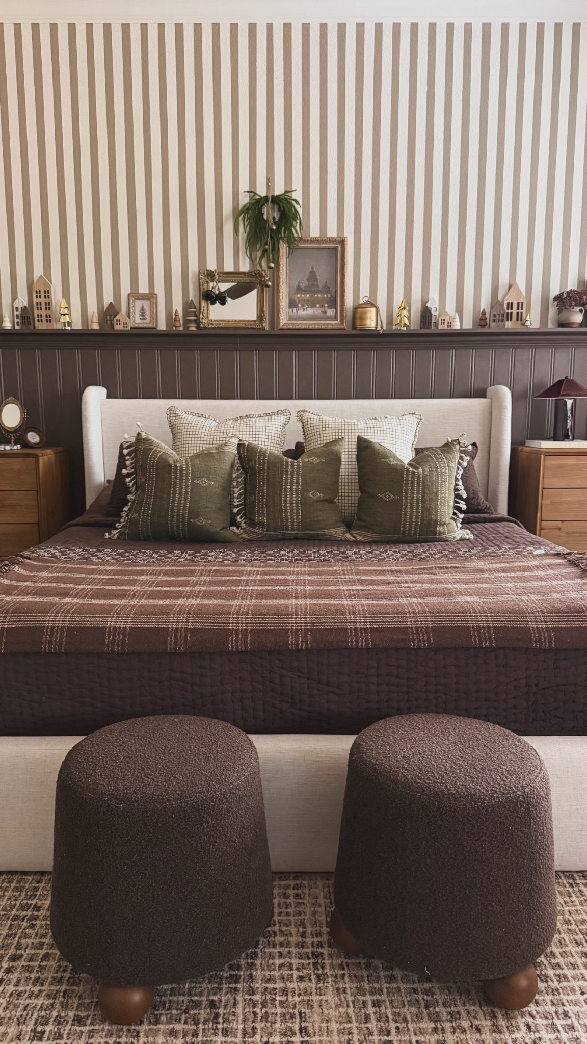 quince bedding, brown linens, monochromatic bedding, throw pillows, upholstered bed

#LTKHome #LTKHoliday