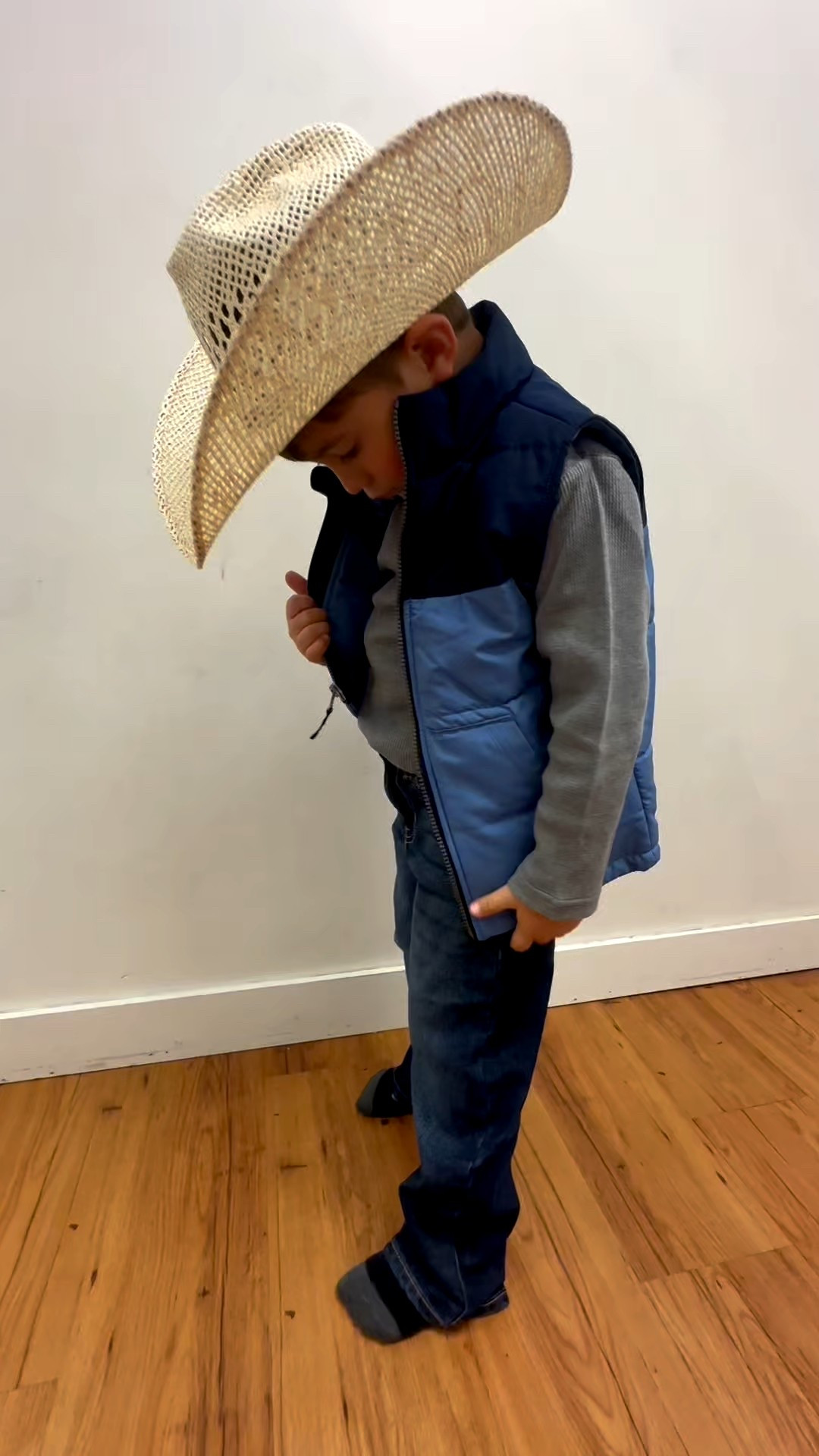 Carter’s haul for my little cowboy 🤠💛
Cute basics + a few must-have pieces for everyday wear.
Linked everything for you right here!