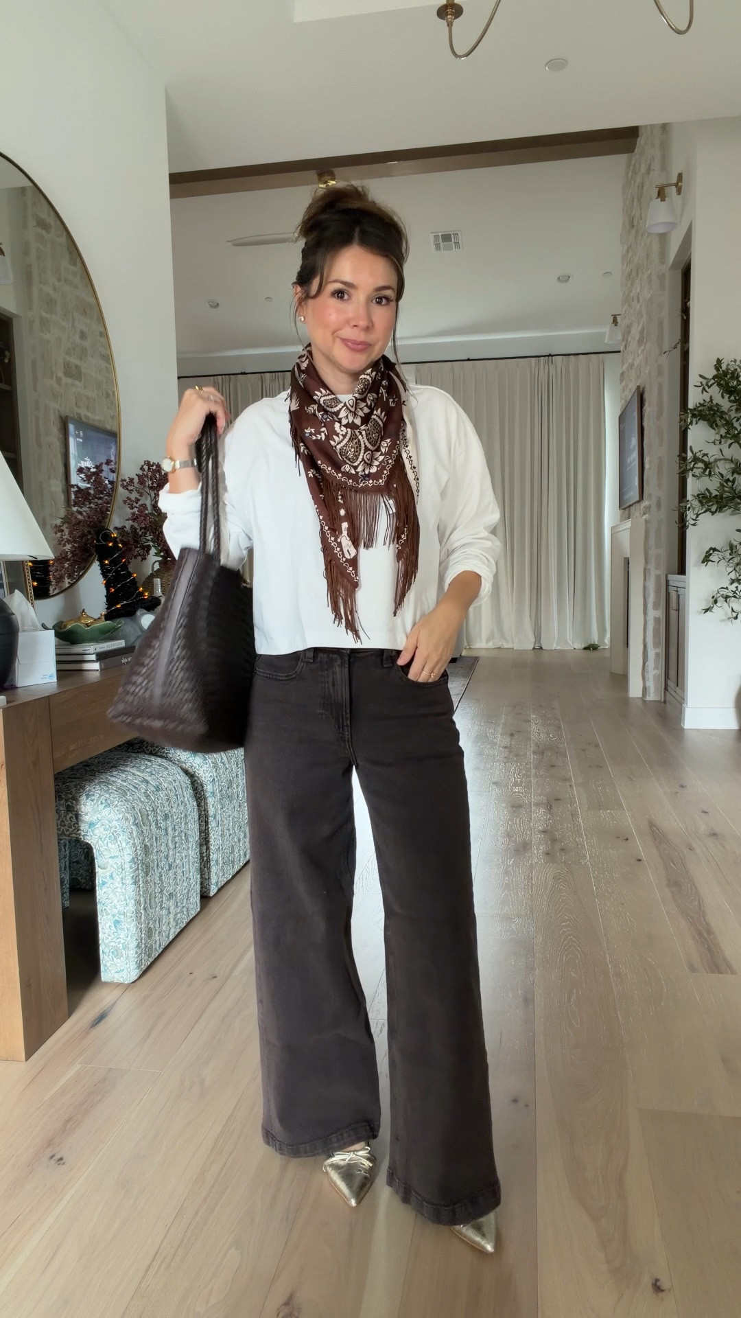 A reversible scarf is perfect for fall so many ways to wear it!! This one has the cutest western prints in brown and off white love it with a basic top under it

#LTKootd #LTKgrwm #LTKPetite

Comment SHOP below to receive a DM with the link to this post on my LTK ⬇ https://liketk.it/6nGd1