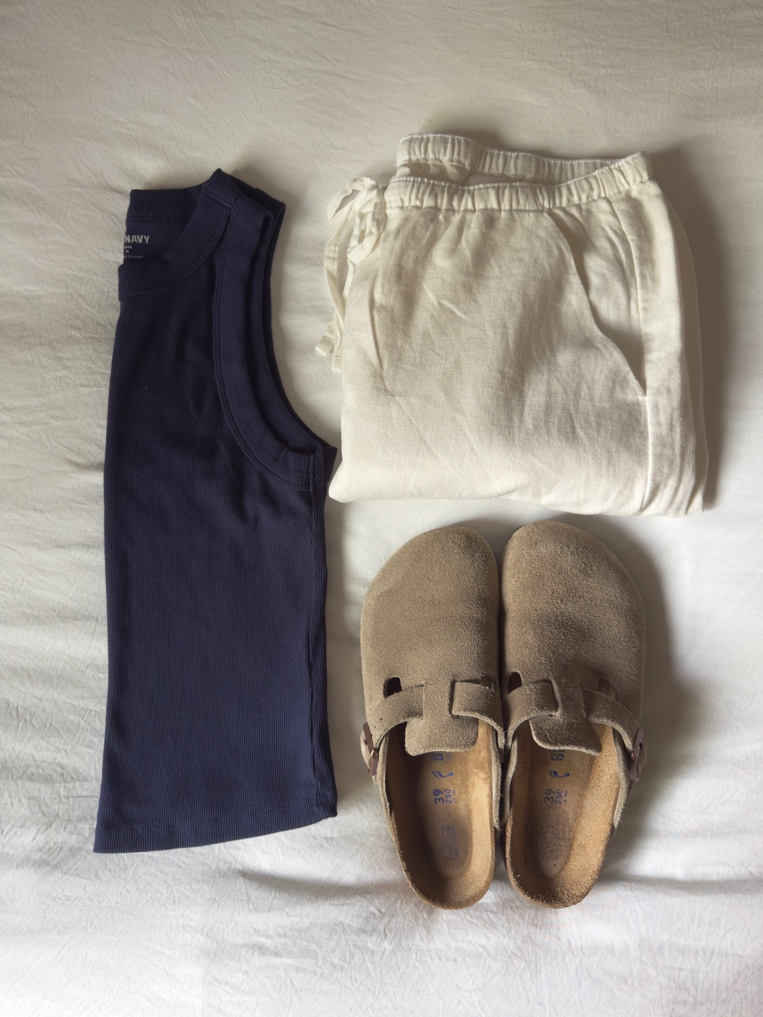 Basic linen pants outfit 🫶

#outfitinspo #coastal #basic #summer #outfit #idea #whitepants

#LTKootd #LTKgrwm #LTKSeasonal