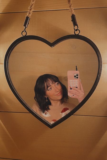 Who needs boring mirrors when you can hang heart mirrors in the bathroom instead #heart #mirror 