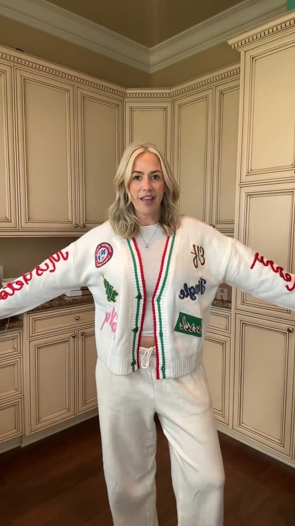 Christmas cardigan from @target 

#LTKCyberWeek #LTKSeasonal #LTKGiftGuide