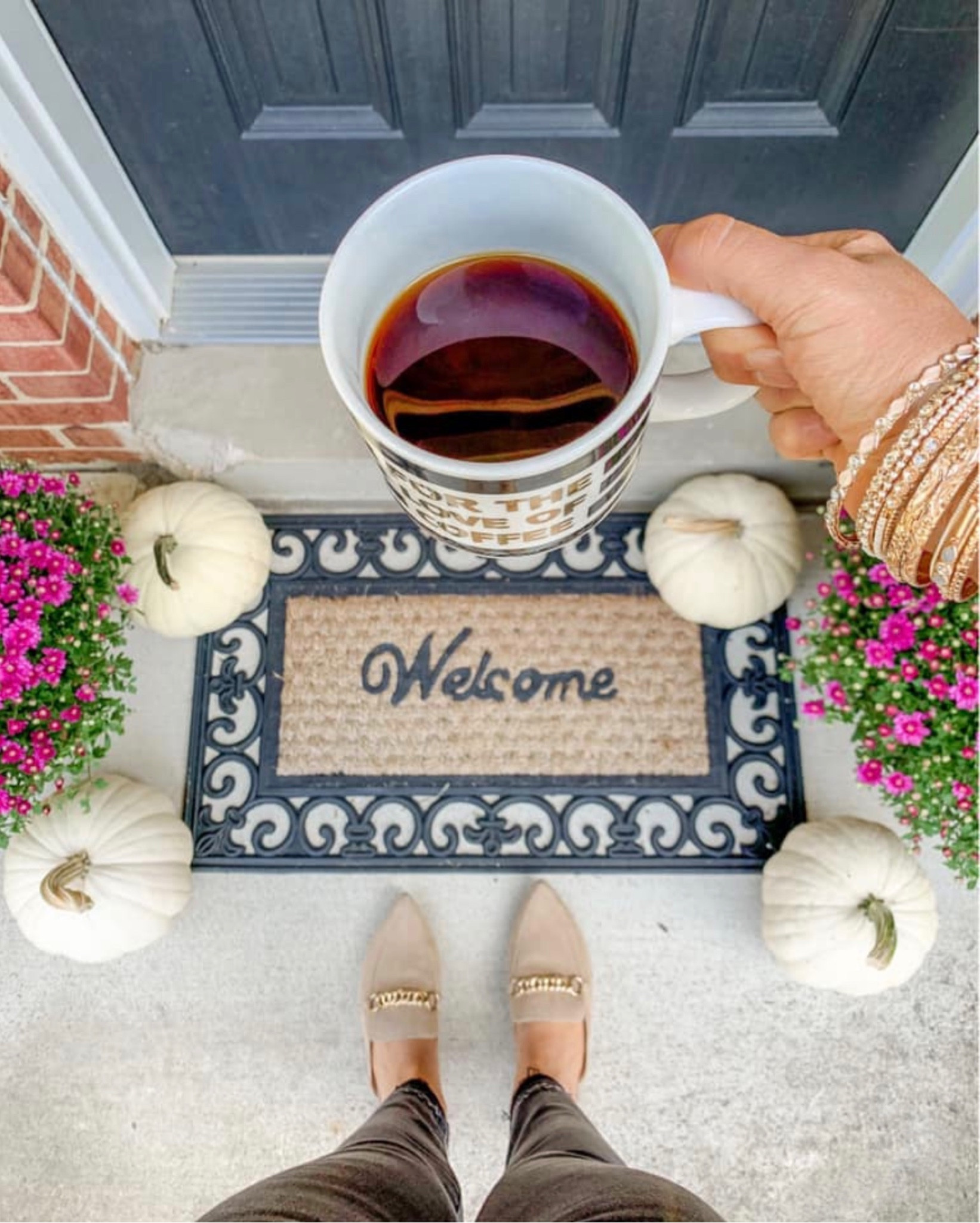 Fall front porch/ Abercrombie jeans/ pumpkin decor outside/ bangles bracelets/ coffee mugs 

#LTKSeasonal #LTKstyletip #LTKhome