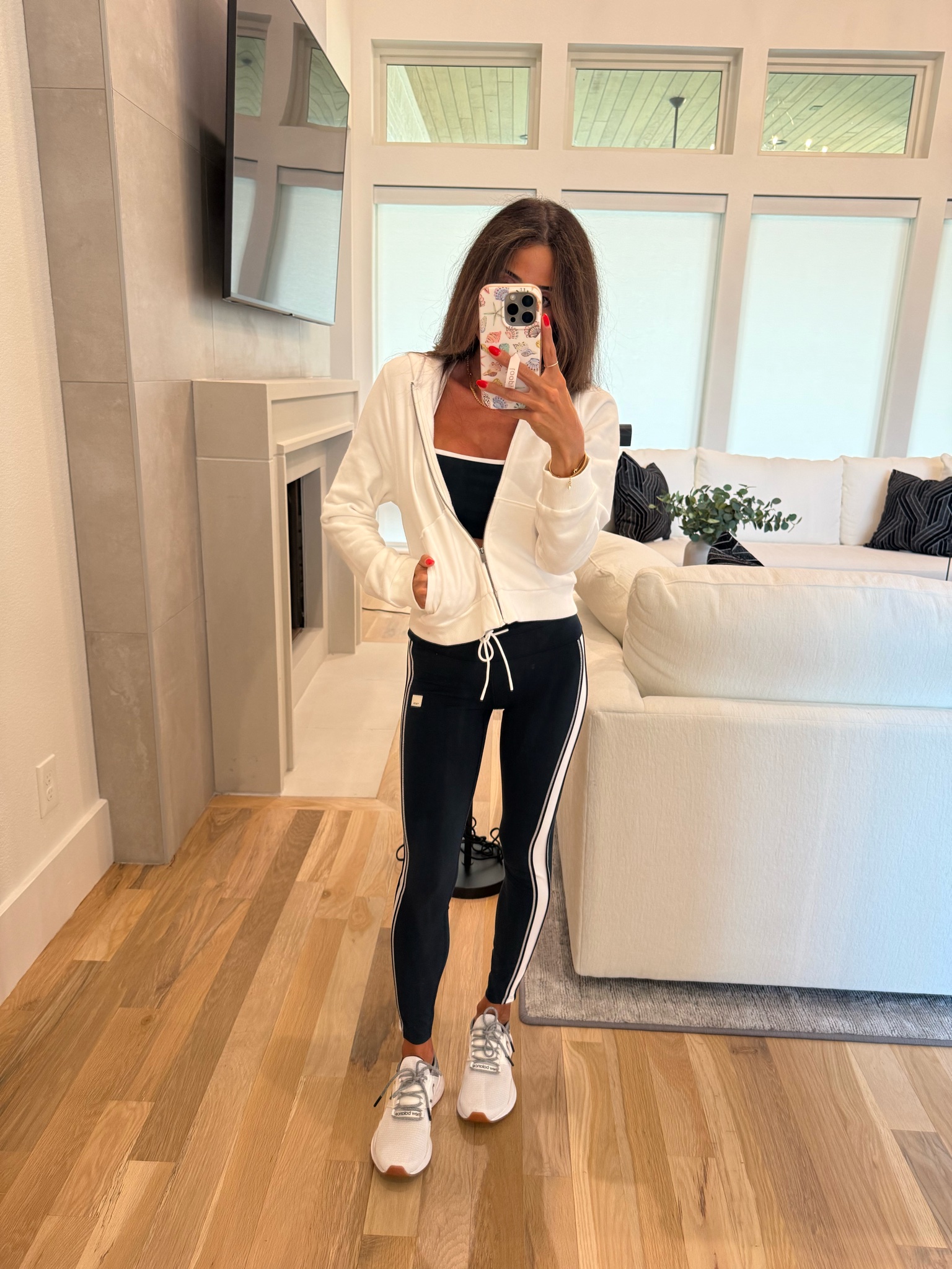 Leggings size xs jacket xs bra size xs

#LTKSaleAlert #LTKPetite #LTKootd
