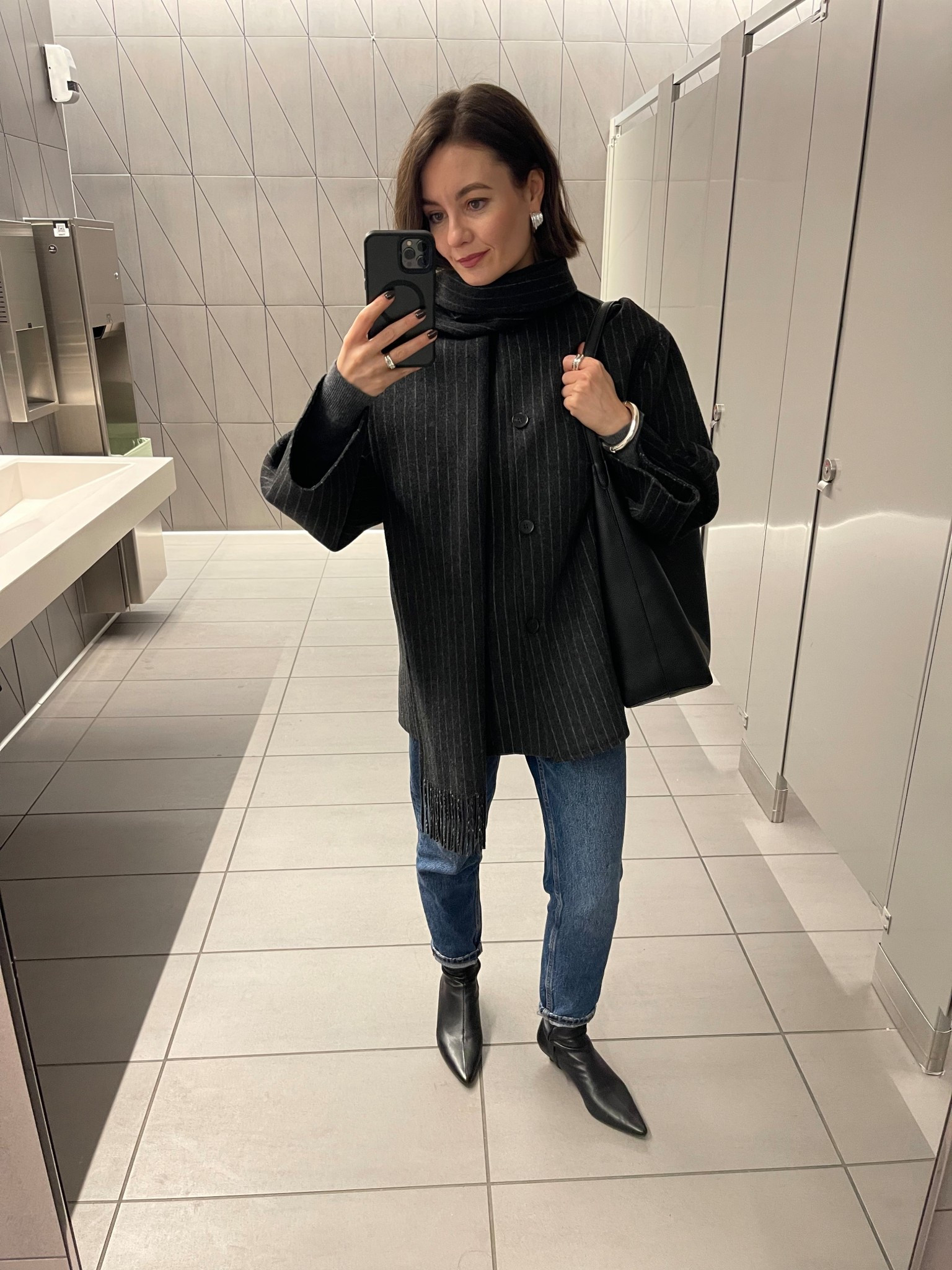 Random bathroom selfie😂

Scarf coat, mom jeans, and the best ankle boots

#LTKSeasonal #LTKootd #LTKdayinmylife