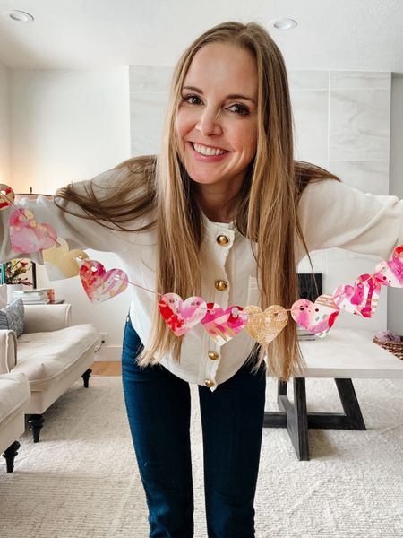 My Valentine’s Day gift to myself is this gorgeous @walmartfashion sweater from Free Assembly. #WalmartPartner

It’s perfect for a little Valentine’s Day lunch date and beyond. The buttons! The scallops! And $26?? Too good (it comes in several colors too!). 

#WalmartFashion

#LTKSeasonal