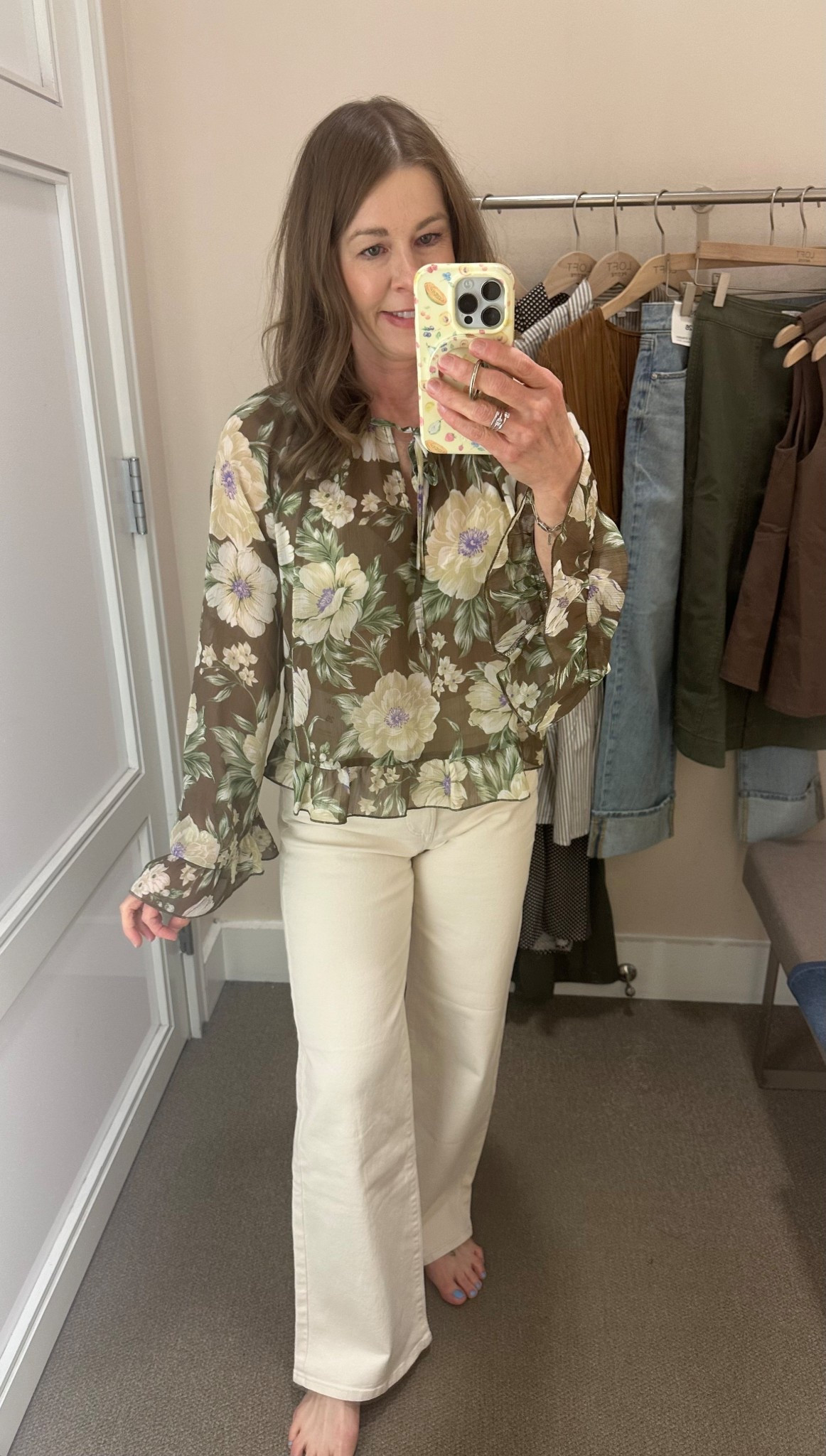 Loft floral top size small petite
Loft cream jeans size 2 petite (size down) 
#loft #loftloft

#LTKSaleAlert #LTKPetite