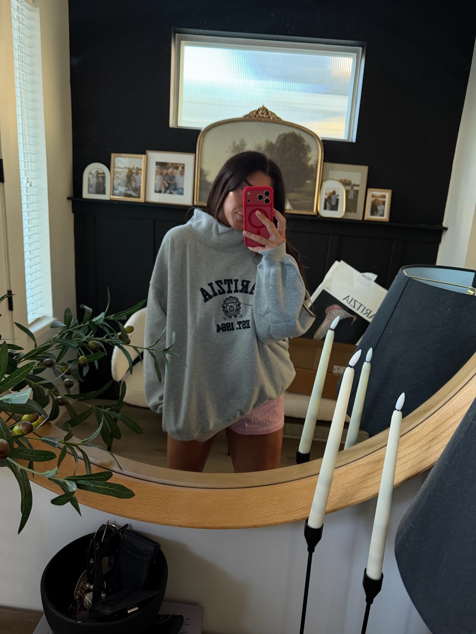 This sweater !!!! Hands down comfiest sweater I’ve ever worn 🤏🏼
Sized up to XL