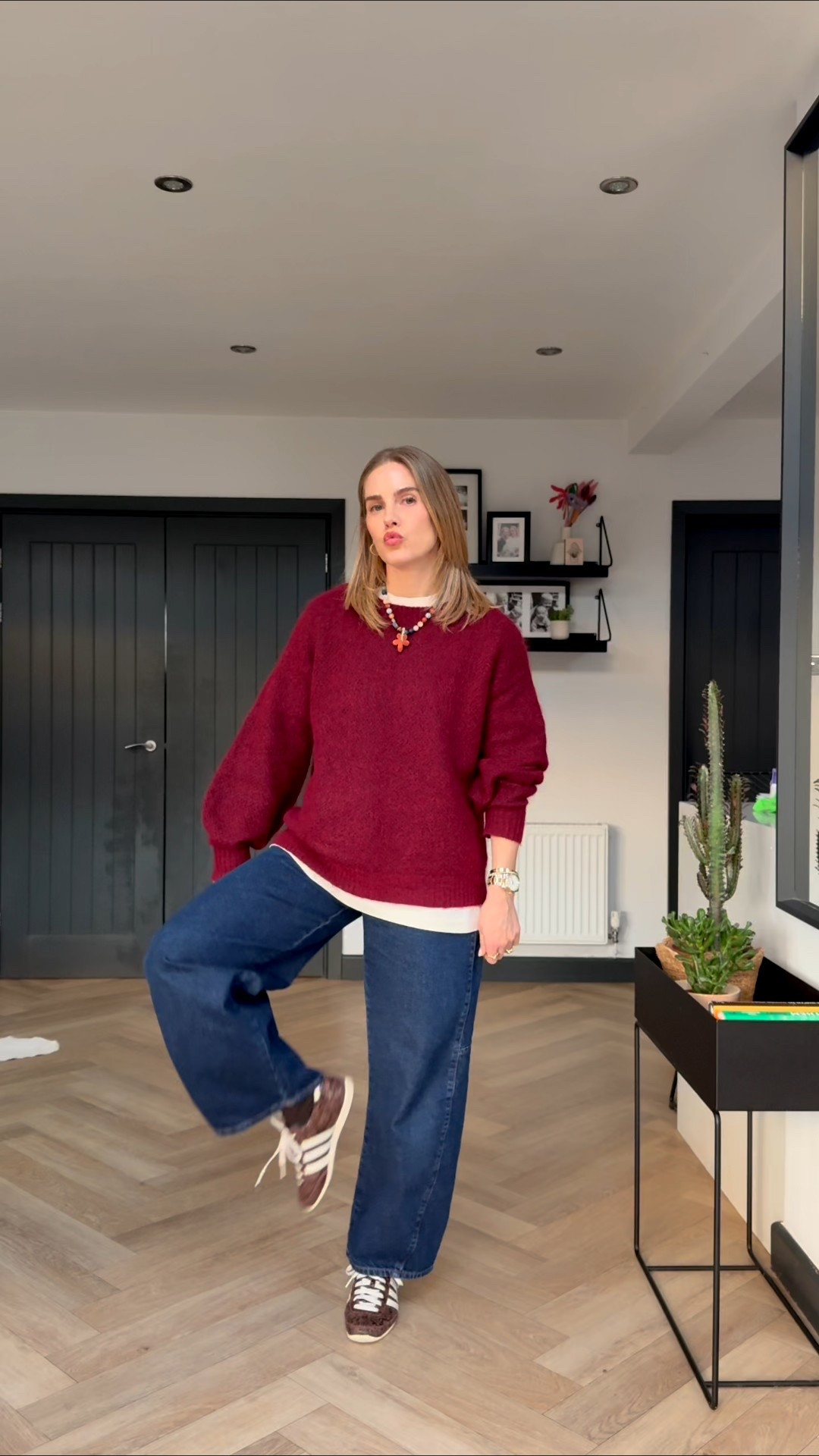 Casual weekend OOTD

Barrel leg jeans, burgundy knit, casual style, leather biker jacket, brown biker jacket, layering, winter OOTD