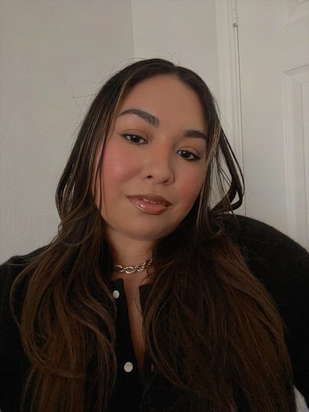 Tried some new makeup today and loving it so far! Great glowy light look! Linked all products!

clean makeup, clean girl aesthetic, Latina makeup, new makeup 


#LTKfindsunder100 #LTKstyletip #LTKbeauty