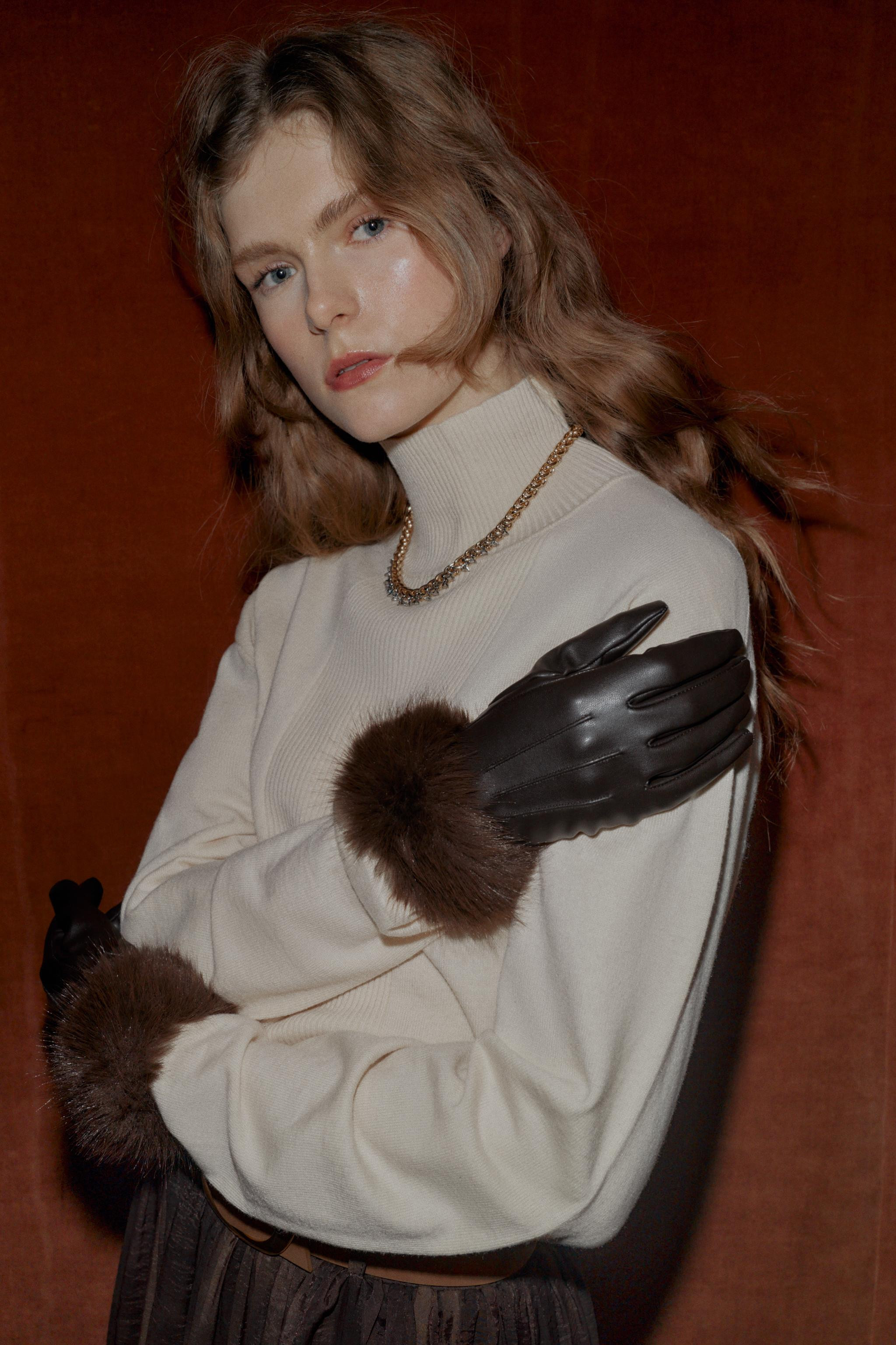 SHORT FAUX LEATHER AND FUR GLOVES | Zara US