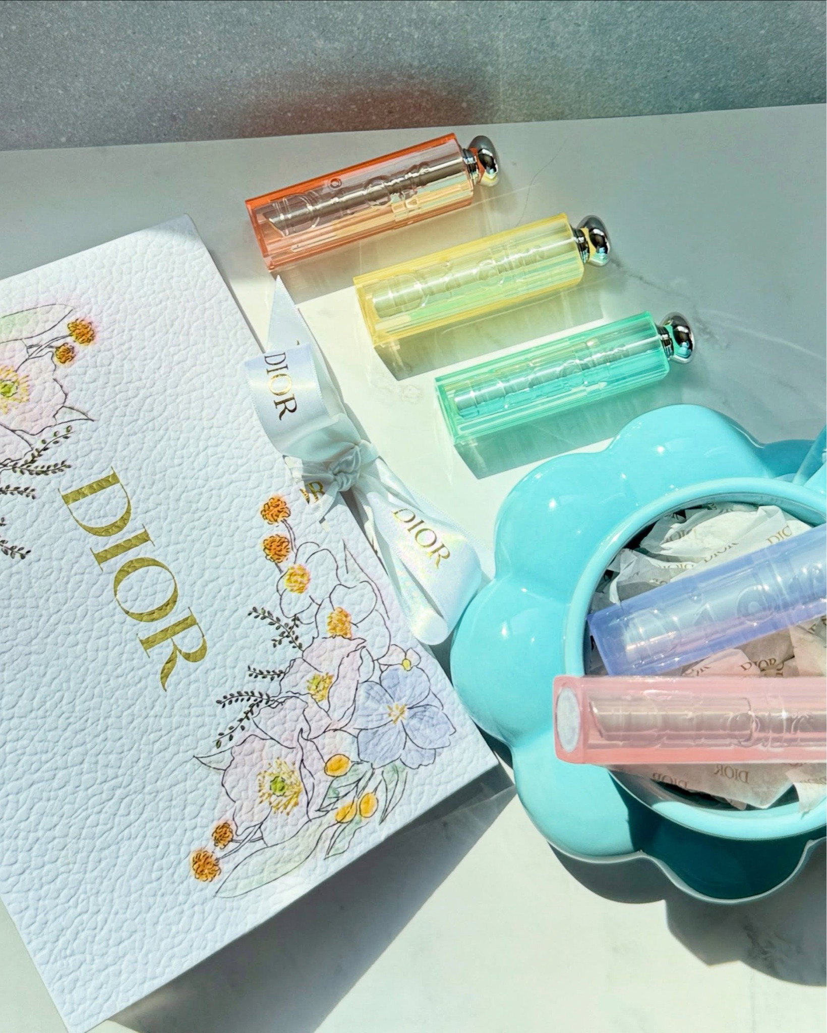 Dior rainbow colors

#mothersday #mothers #dior #diorbeautylovers #diorbeauty