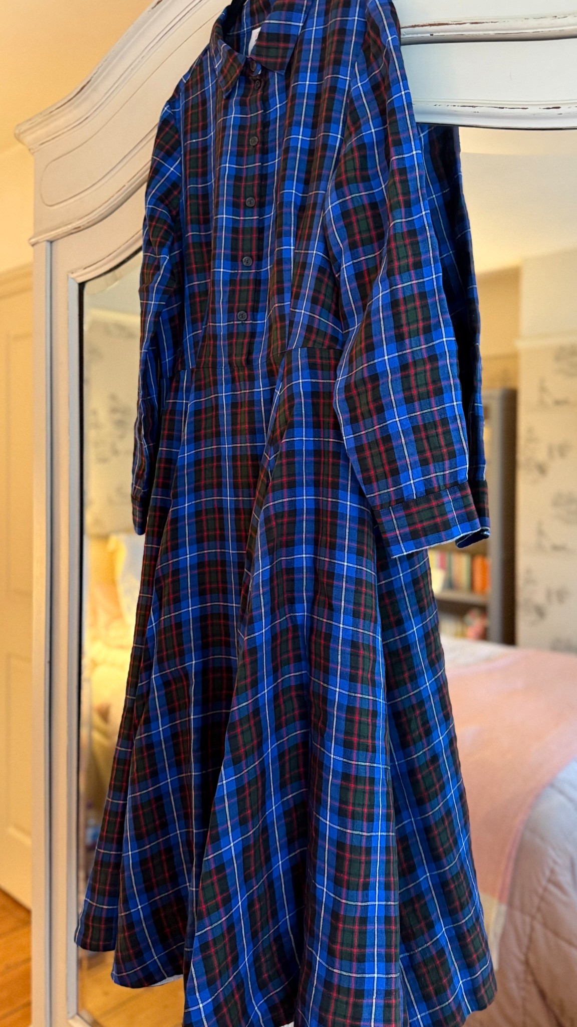 The stunning Frida dress from Son de Flor’s new AW25 collection just arrived and oh my! Created from the highest quality linen, I absolutely love the plaid / tartan with cobalt / royal blue, dark green and red running through it and have a feeling this style won’t be around for long 💙  

Check out my product list to see my other favourite Son de Flor pieces - from beautiful wrap skirts and pinafore dresses to Victorian coats, if you’ve ever wanted to live the Cottagecore dream wearing this Lithuanian independent fashion label means you’re halfway there. 

#LTKdresses #LTKfestive #LTKeurope