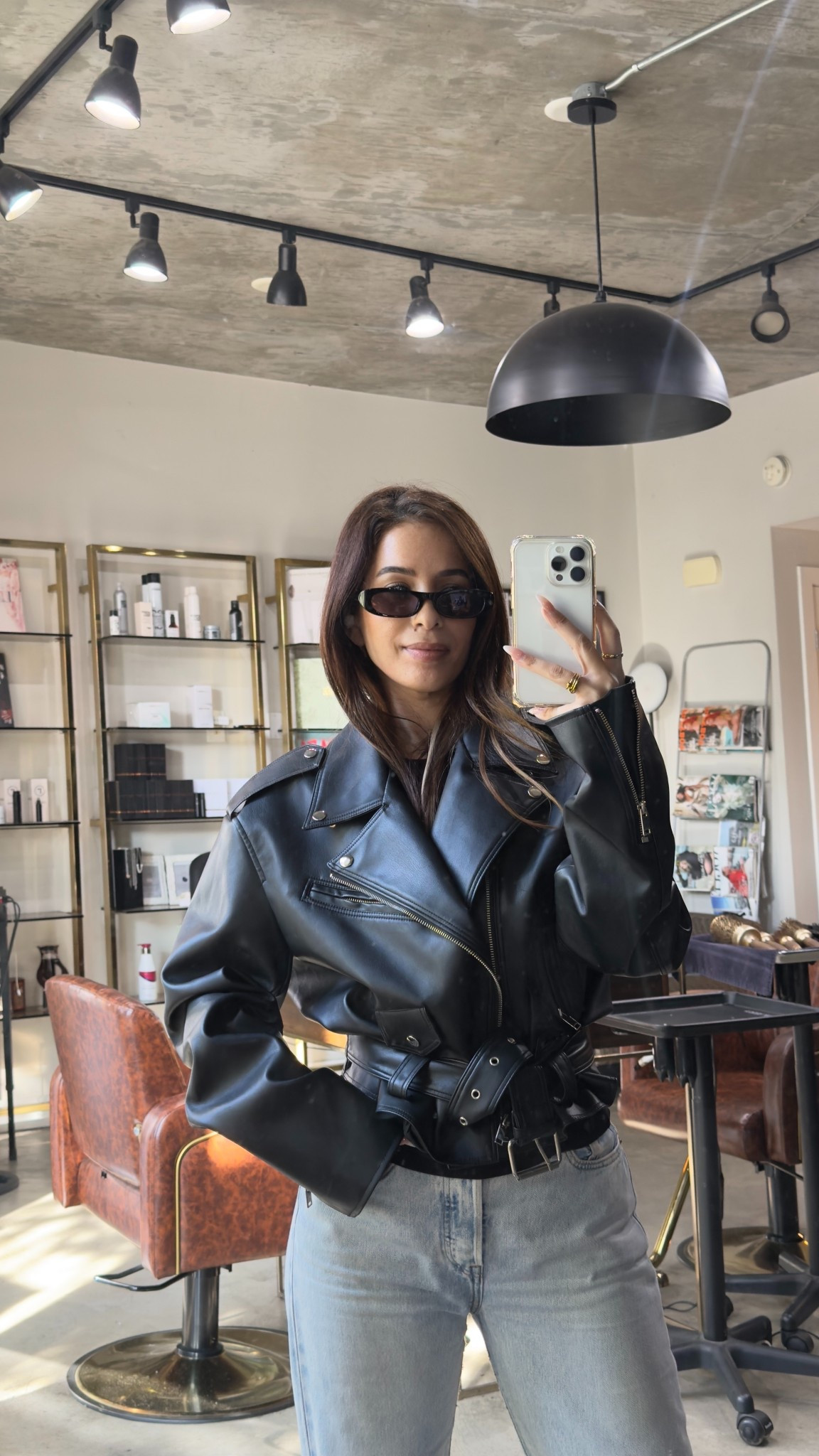 Black leather jacket is the ultimate look for fall / winter 