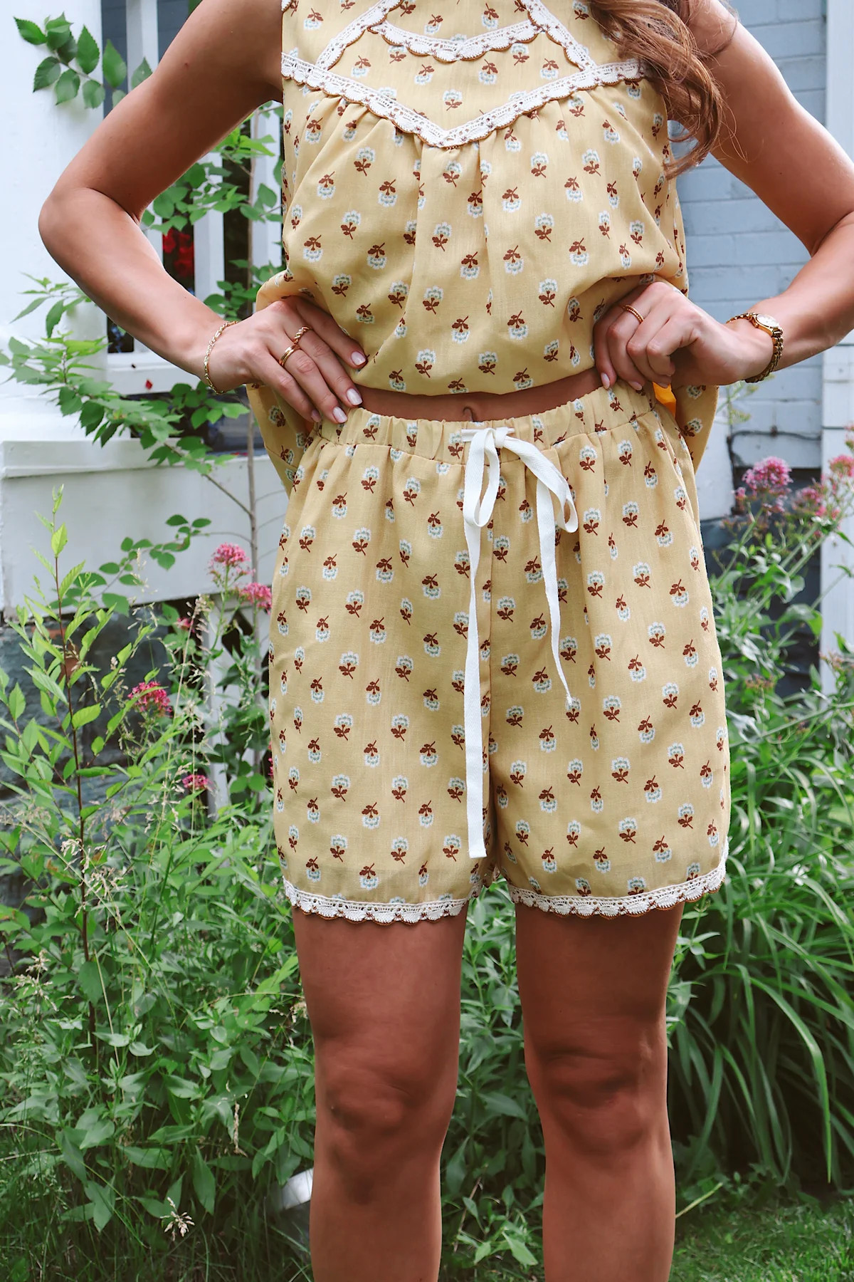 Floral Scalloped Shorts | Henly