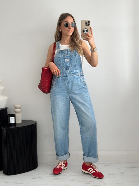 Dungarees outfit for Spring ❤️

Size details:
Dungarees- XS (the straps are adjustable) 
Vest- XS
Trainers are true to size. 

Similar dungarees are also linked below. 

#LTKstyletip #LTKbag #LTKshoes