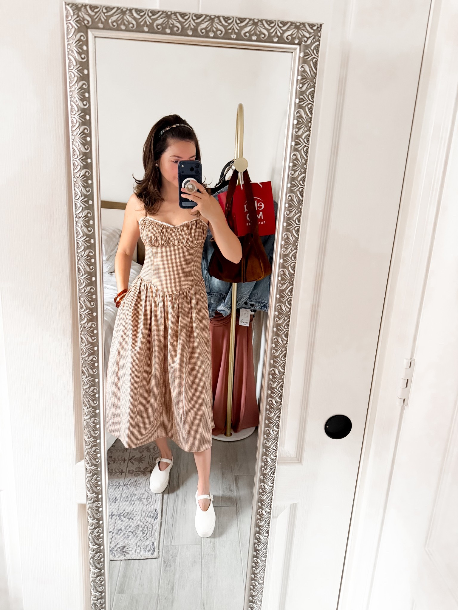 I’m 5’2”, and this petite-friendly midi has the best proportions for a shorter frame. The fitted bodice keeps it flattering, while the fuller skirt gives it that soft, feminine shape without overwhelming your height. It’s one of those pieces you can wear casually with sneakers or dress up with a sandal or heel.

A true throw-on-and-go outfit with high cost-per-wear potential. @Target 

#LTKootd #LTKPetite