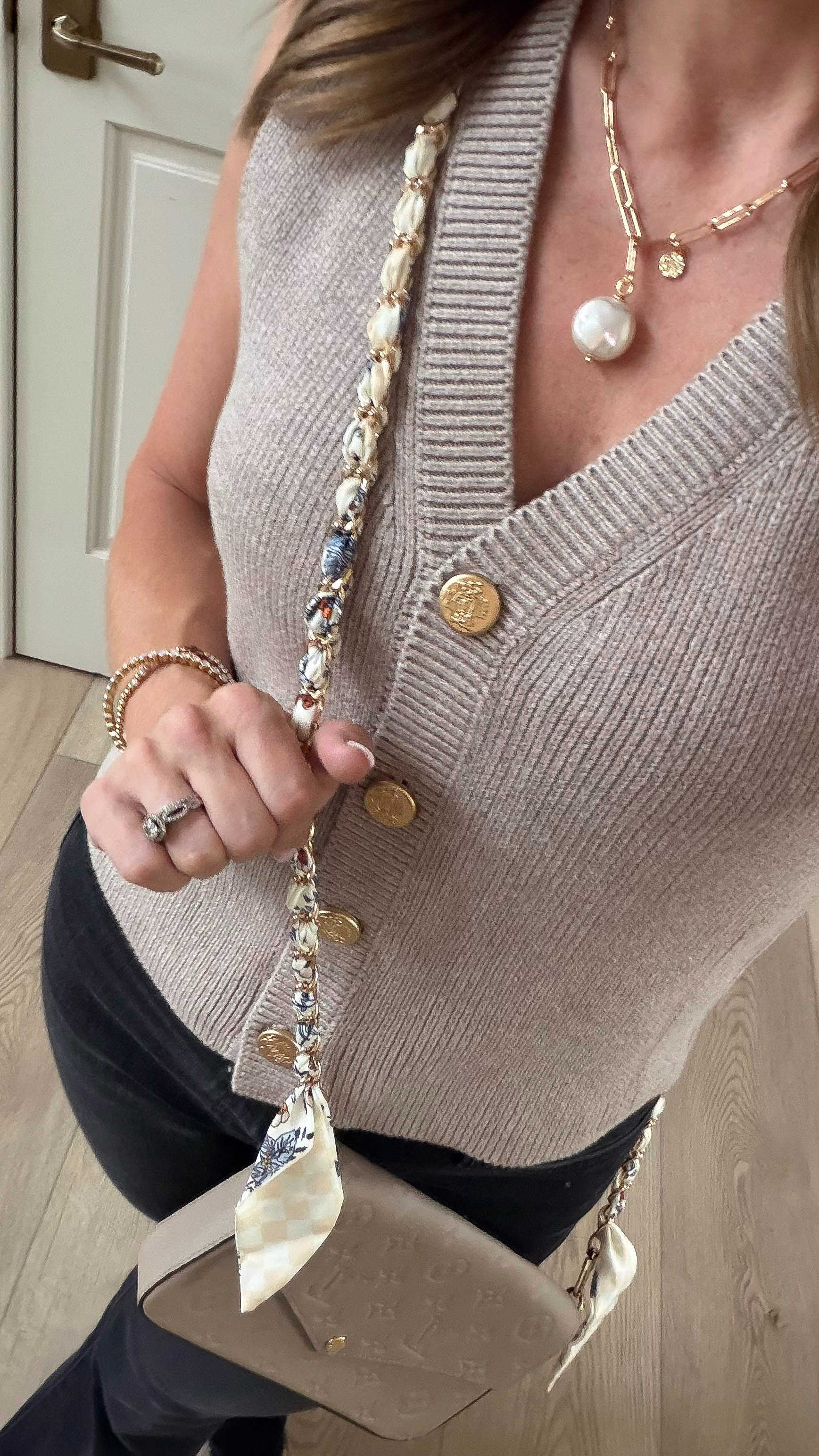 Date night outfit!! I'm obsessed with this scarf chain purse strap from Amazon, would be such a cute gift for Mother's Day!! 

OOTD | Mother's Day | Date Night 

Come Stay Awhile, Amanda Vernaci 

 #LTKMothersDay #LTKootd #LTKPetite