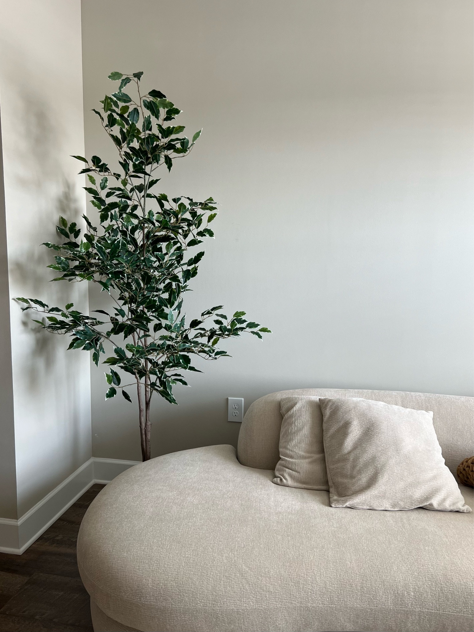 Faux ficus tree 😍

#LTKHome #LTKStyleTip