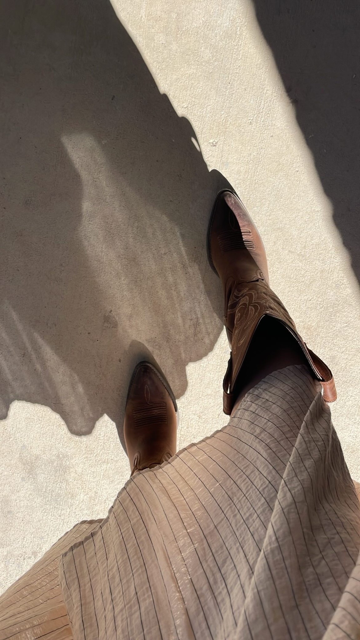 Quite possibly the most comfortable pair of boots I have ever owned. And that’s coming from someone who said she’ll never buy cowgirl boots as long as she lives 😆 never say never! 

Trending, Ariat, Cavenders, Boots 

#cavenders #cowgirlboots #bootlove #boots #fall #winter #western #chic #modest #style #motherhood #errands #trending #timeless #leatherboots #cowboyboots

#LTKGiftGuide #LTKShoeCrush #LTKStyleTip