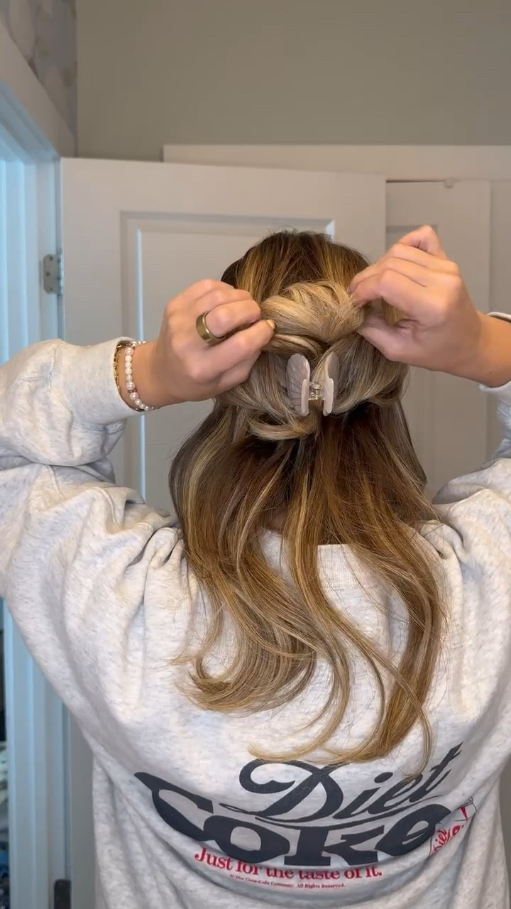 Quick & fun hairstyle you can do anytime 〰️ featuring the cutest shell hair clip! 🐚🌊☀️ 

hair style, hair styles, hair style idea, hair clip, hair clips, amazon hair finds, amazon hair find, easy hairdo, fun hair accessories 

#LTKBeauty #LTKFindsUnder50 #LTKFindsUnder100