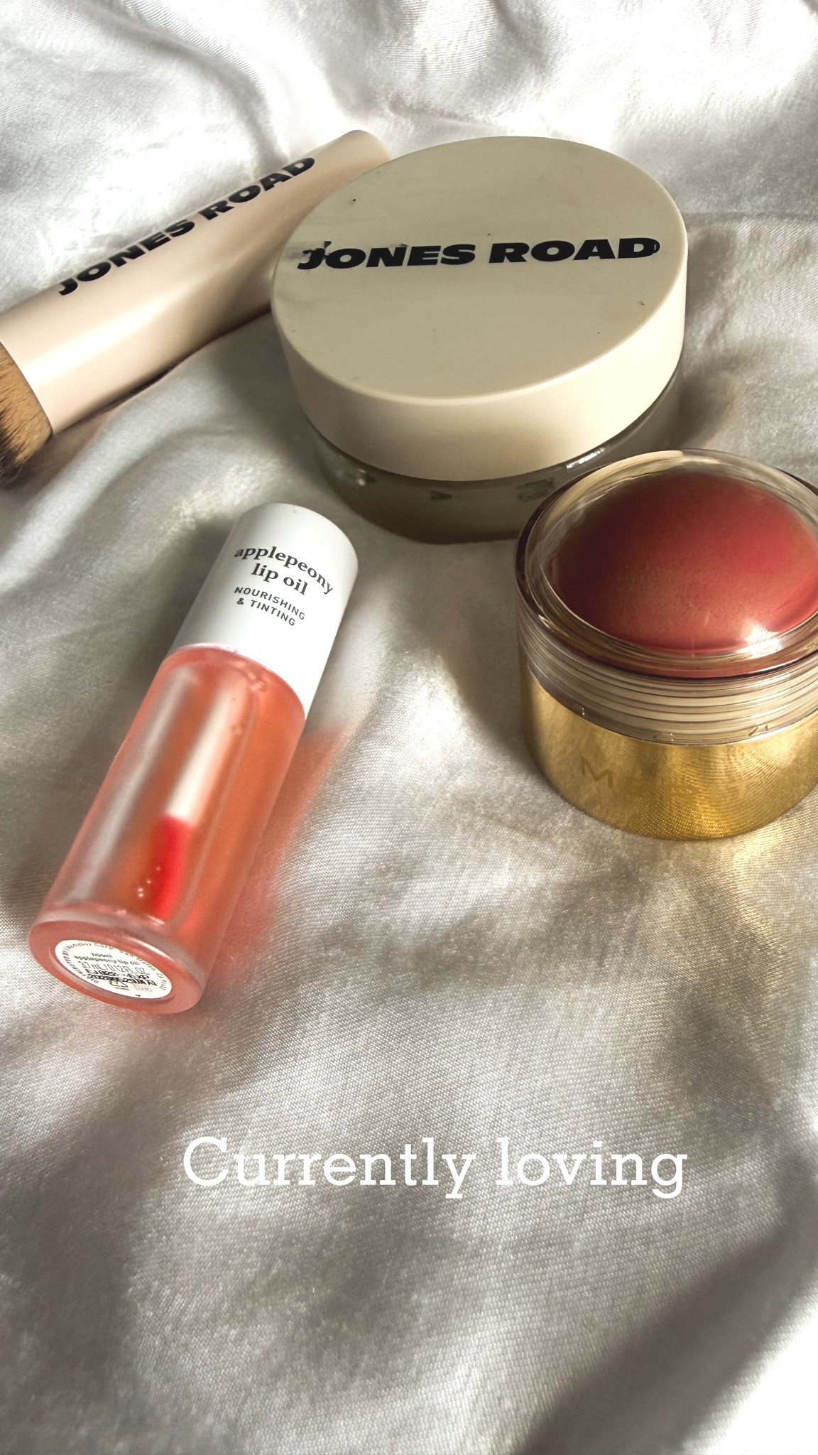 Natural beauty makeup chic @Merit #jonesroad #nooni

#LTKmomlife #LTKBeauty #LTKselfcare