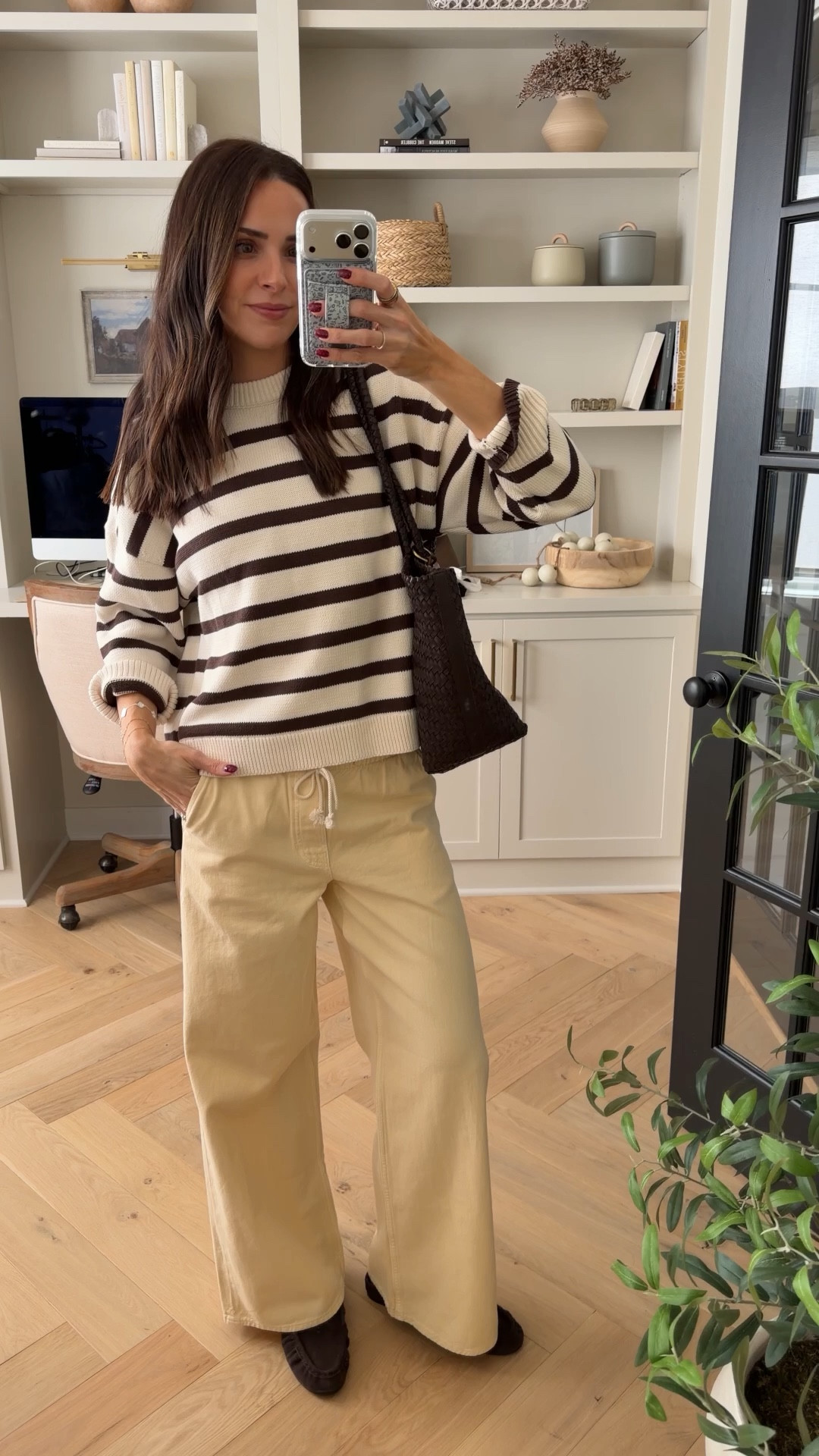 Love this unexpected color combo 💛🤎 
Sweater: tts (S)
Yellow drawstring pants: size down 1 (XS) 
Loafer mules: tts, size down if between 

#LTKSaleAlert #LTKootd #LTKSeasonal