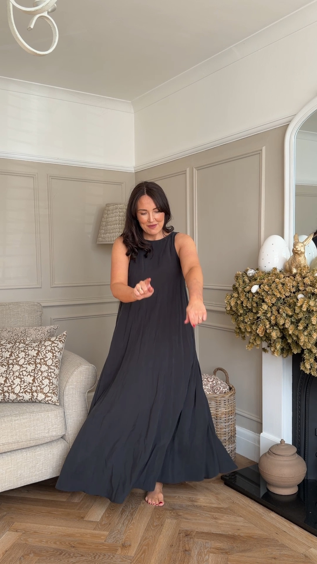 Perfect beach/holiday dress comes up very big I'm wearing a M but could size down x

#LTKspring #LTKmidsize #LTKuk