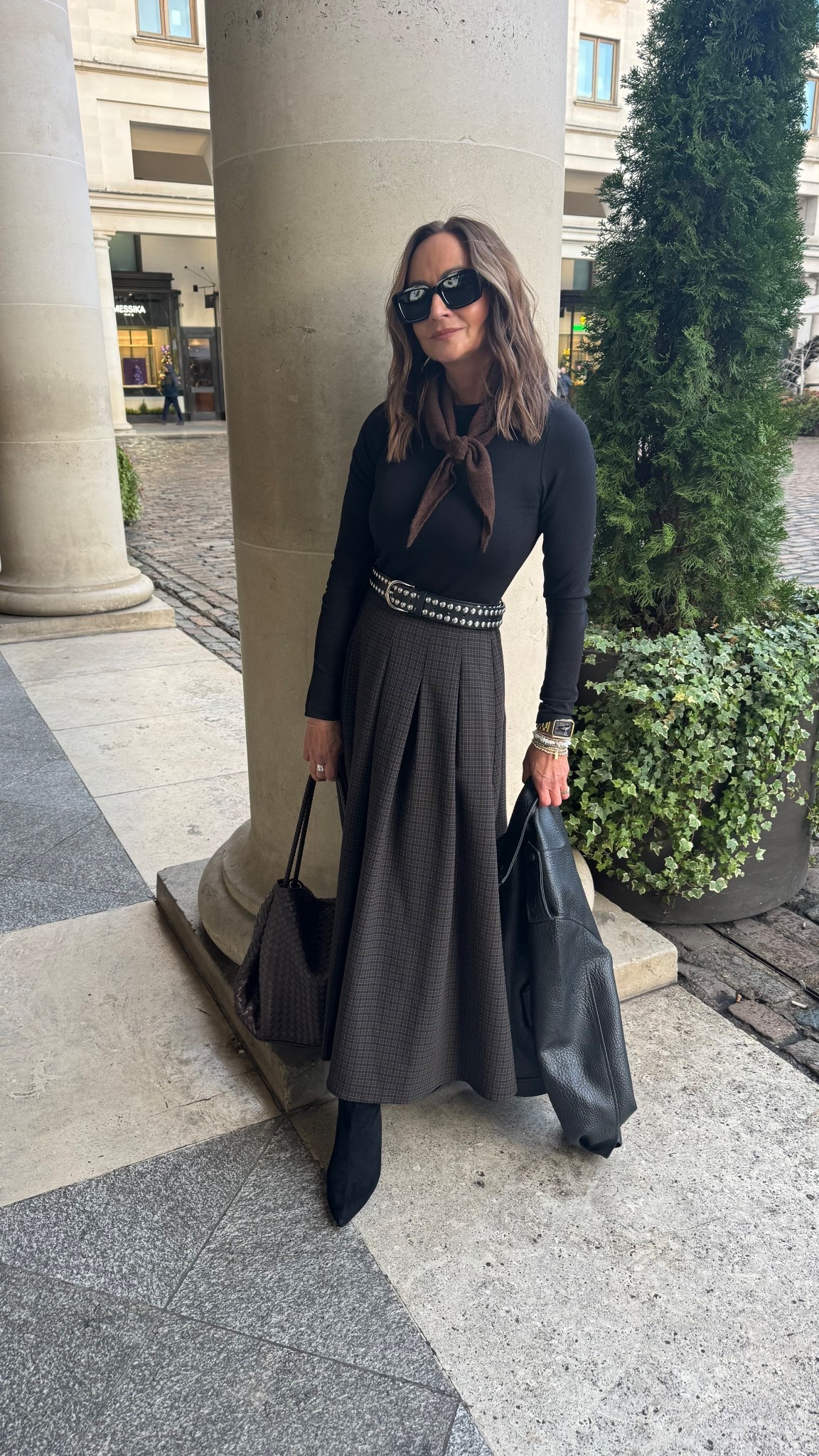 The perfect winter dress 🖤🤎

#LTKeurope #LTKover50style #LTKwinter