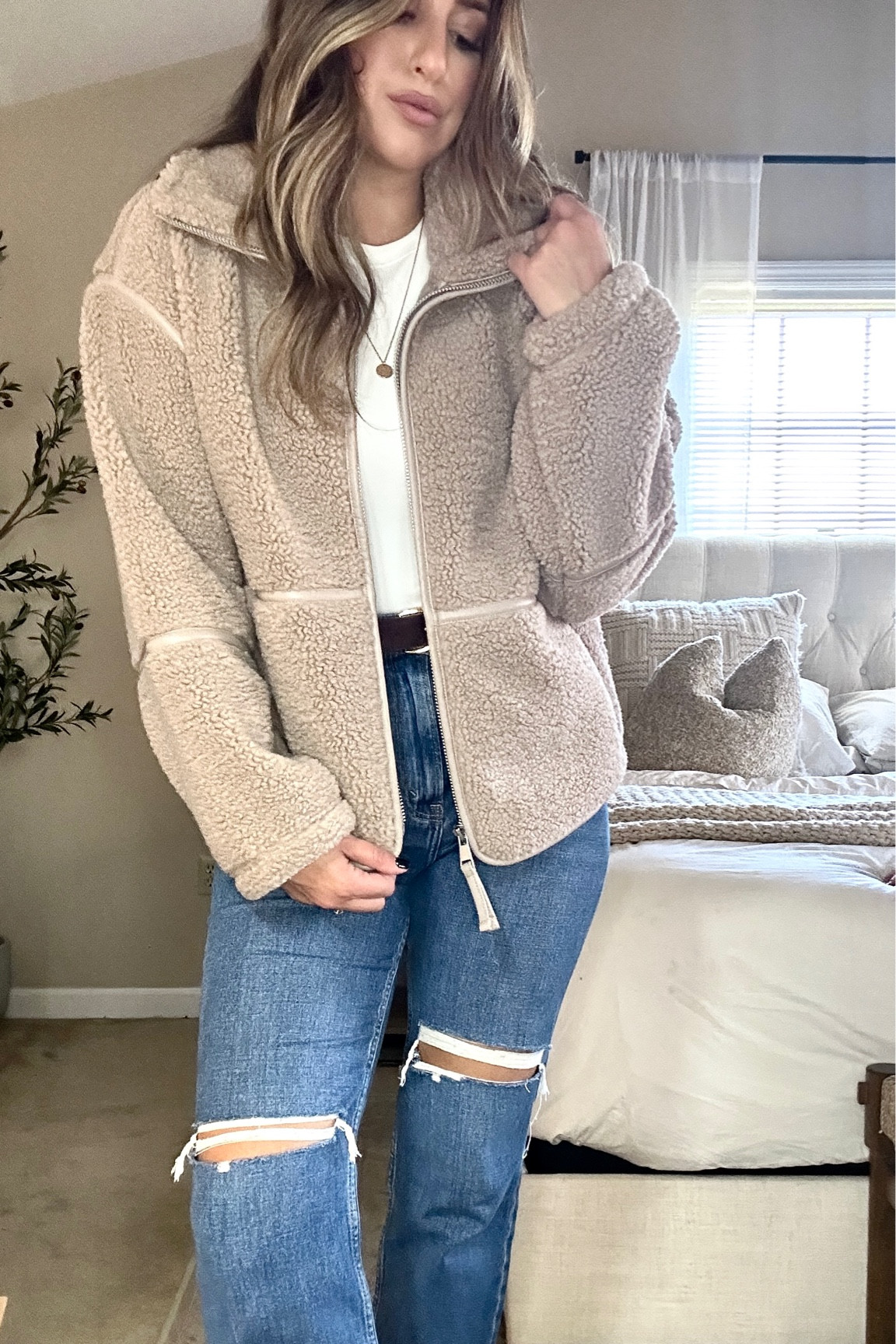 Sherpa jacket. Wearing a small for reference. TTS in jeans but these I got in petite to sit higher. Recommend getting TTS though! 

Follow for more! Xx

#LTKsalealert #LTKHoliday #LTKstyletip
