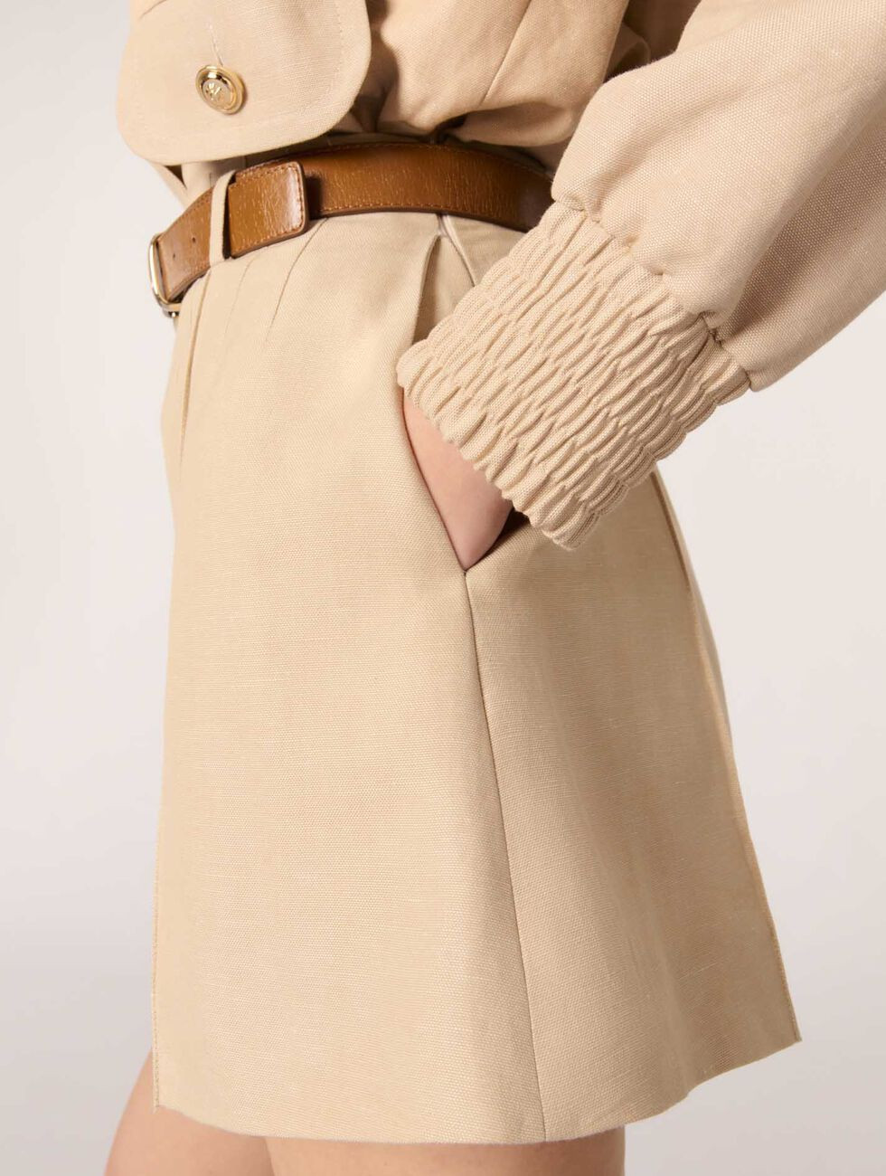 Short à pinces en lin et coton naturel pour femme | Maje | Maje EU