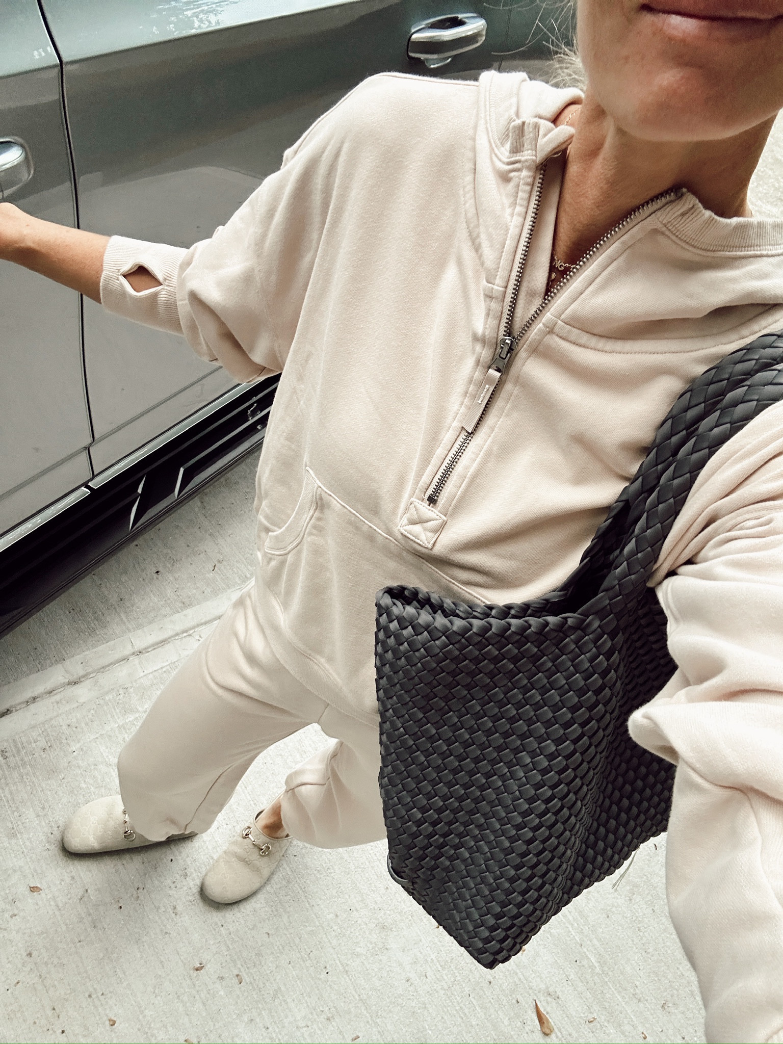 carpool ootd 🤍 the comfiest matching set from target + woven tote + slides ✨ shop the look here 

#LTKStyleTip #LTKFindsUnder100