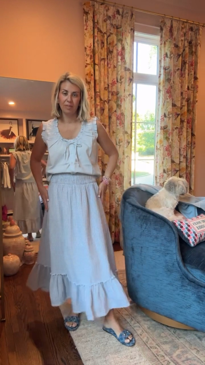 Ok….this top is adorable and now I need to order the white one. Loving this monochromatic look!
Top & skirt - xs
Sandals - 38.5 (I sized up 1/2)
Shorts - 27 (I size up 1)

#LTKmomlife #LTKdayinmylife #LTKOver40