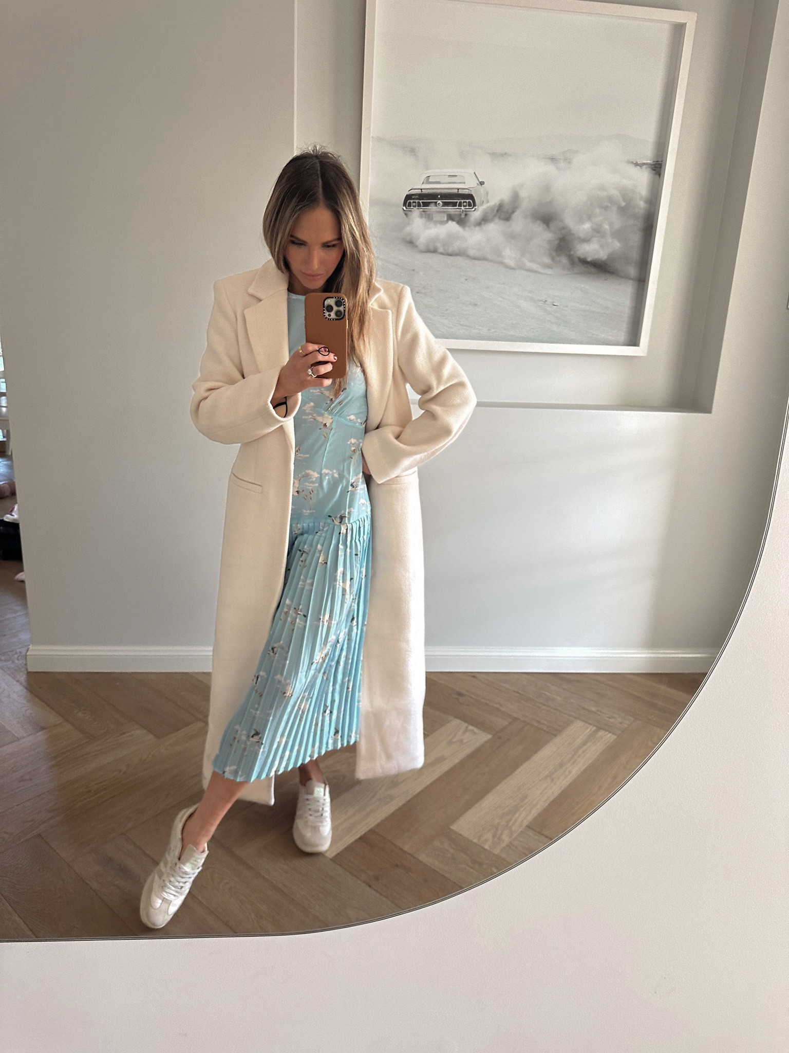 White coat and baby blue 

#LTKFind #LTKaustralia #LTKSeasonal