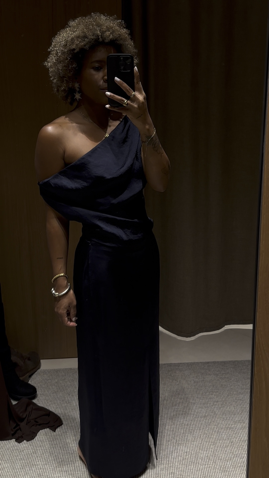 3 Elegant dresses for a night out 🤍

#LTKSeasonal #LTKStyleTip #LTKParties