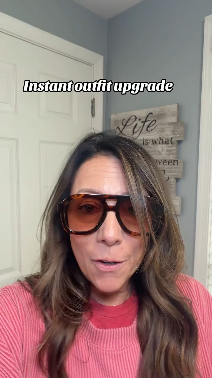 Stylish sunglasses are an easy accessory to elevate any outfit while adding a trendy and functional touch for everyday wear.@feisedysunglasses #SunglassesStyle #OOTD #fashionfinds