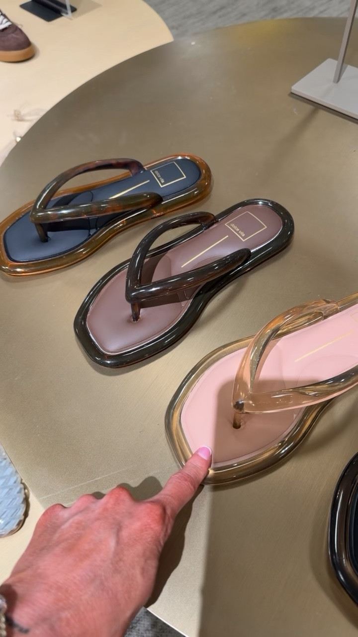 NEW from Nordstrom! These jelly flip flops are going to sell out FAST, they are so so good - grab them while you can! 🔥🔥

#LTKgrwm #LTKootd
