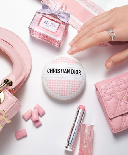 Christian Dior DIOR LE BAUME - LIMITED EDITION
Multi-Use Balm with Hyaluronic Acid for Hands, Lips, and Body - Hydrates and Nourishes


#LTKStyleTip #LTKTravel #LTKBeauty