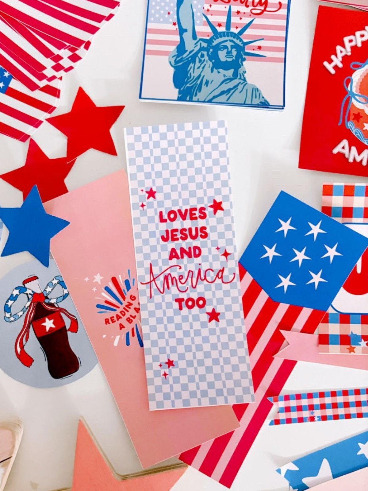 Patriotic Bookmark Printables for summer reading 

4th of July printables / Fourth of July party / patriotic decor / USA  / The Letter Vee

#LTKSeasonal