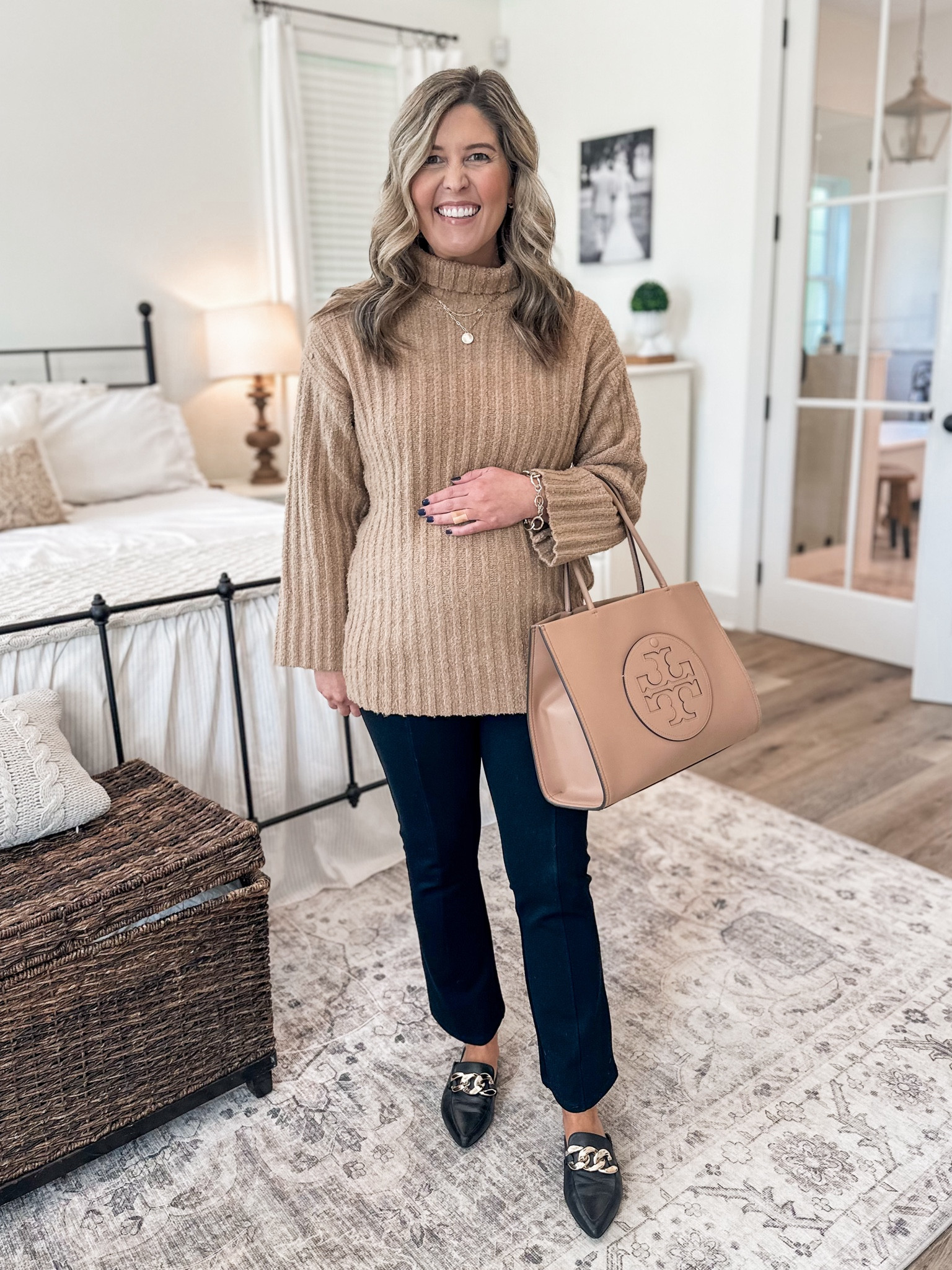 Fall work outfit idea🍂

sweater (runs a little big), black pants (run tts, xs)

Work outfit, workwear, business casual, pregnancy outfits, pregnancy style, neutral outfits 

#LTKWorkwear #LTKBump #LTKSeasonal